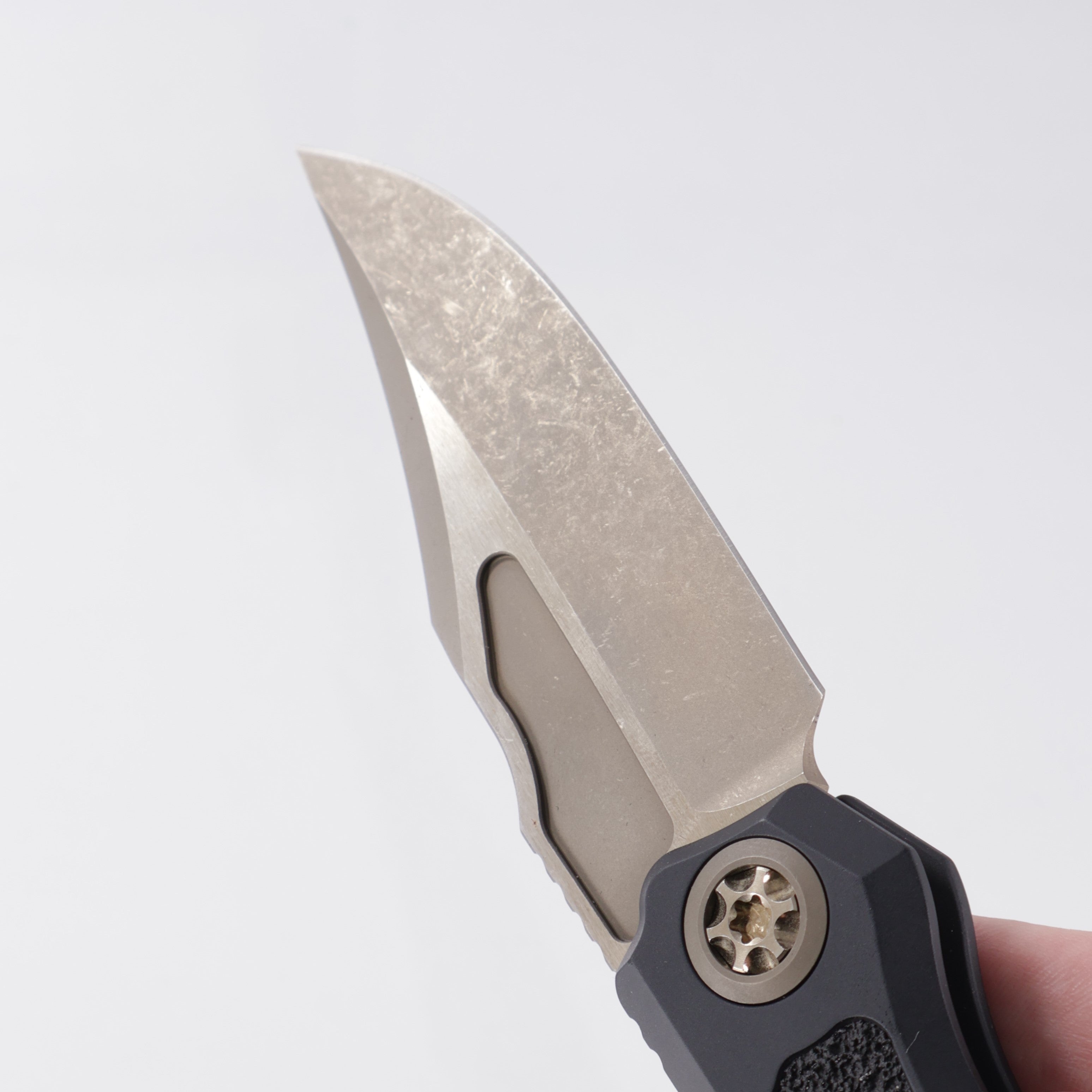 Heretic Knives Wraith Auto V4 Bowie - Black w/ Bronze hardware - Bronze Magnacut H002-7A *PRE-OWNED*