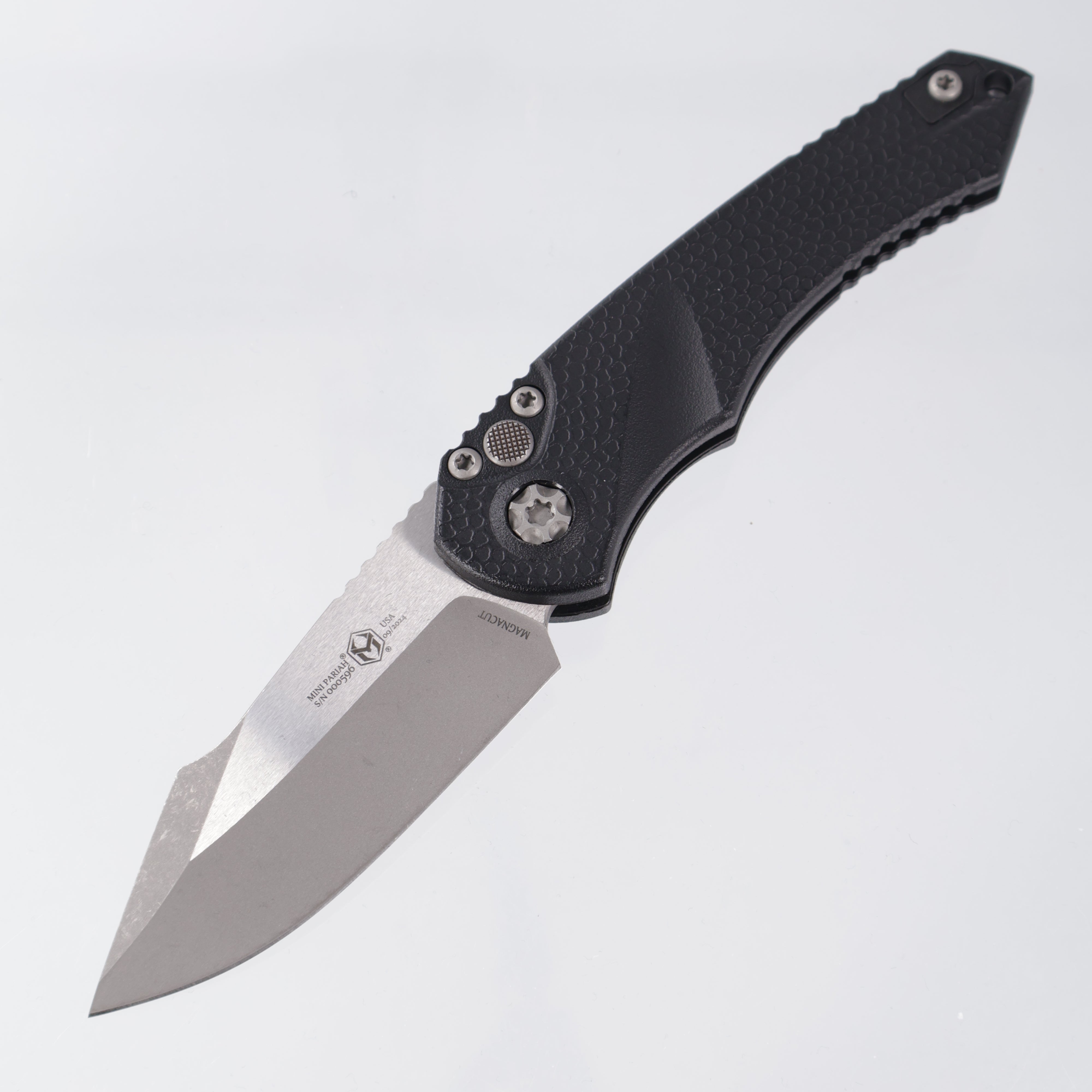 Heretic Mini Pariah Auto Single Edge - Black Polymer - Battleworn Magnacut - H054-5A *PRE-OWNED*