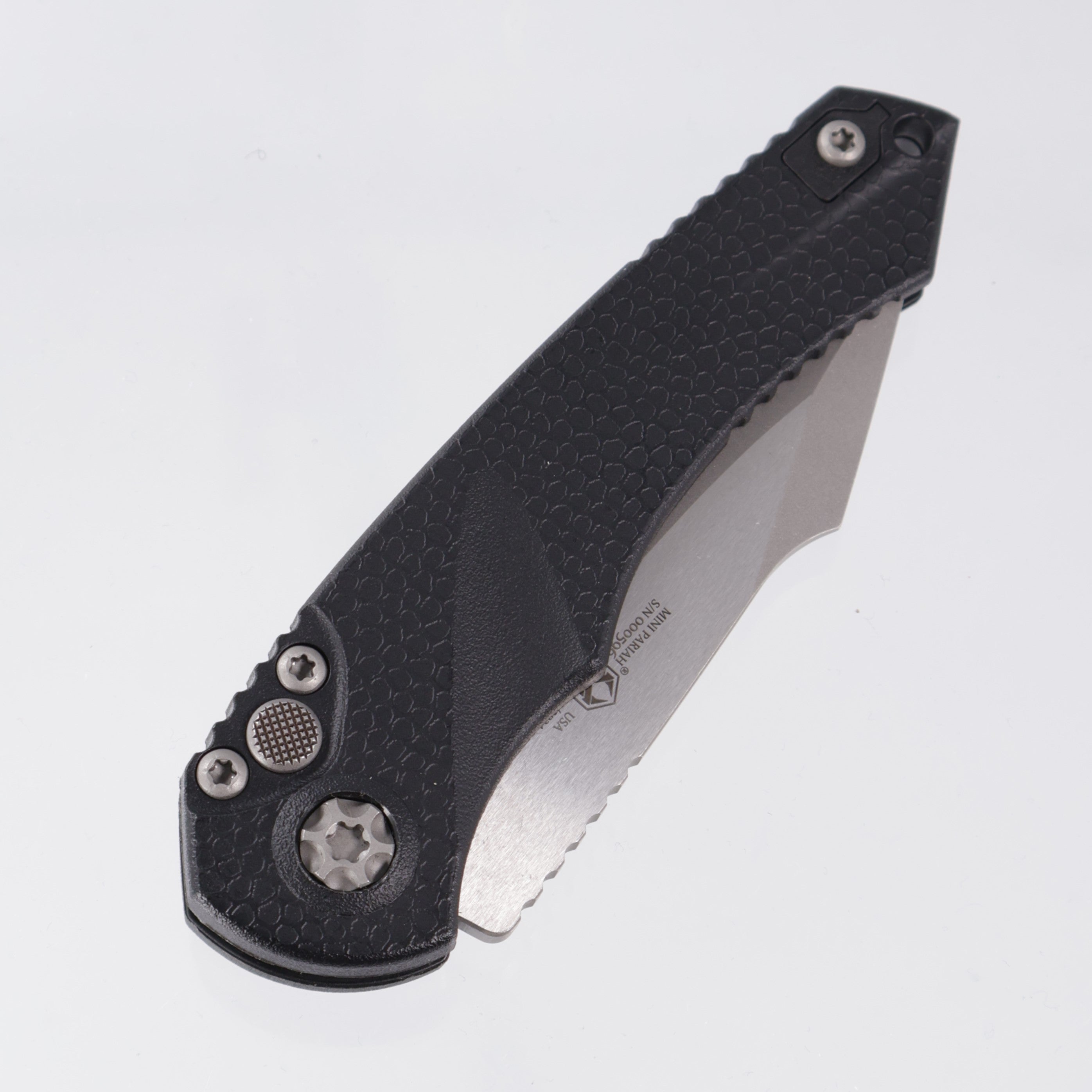Heretic Mini Pariah Auto Single Edge - Black Polymer - Battleworn Magnacut - H054-5A *PRE-OWNED*