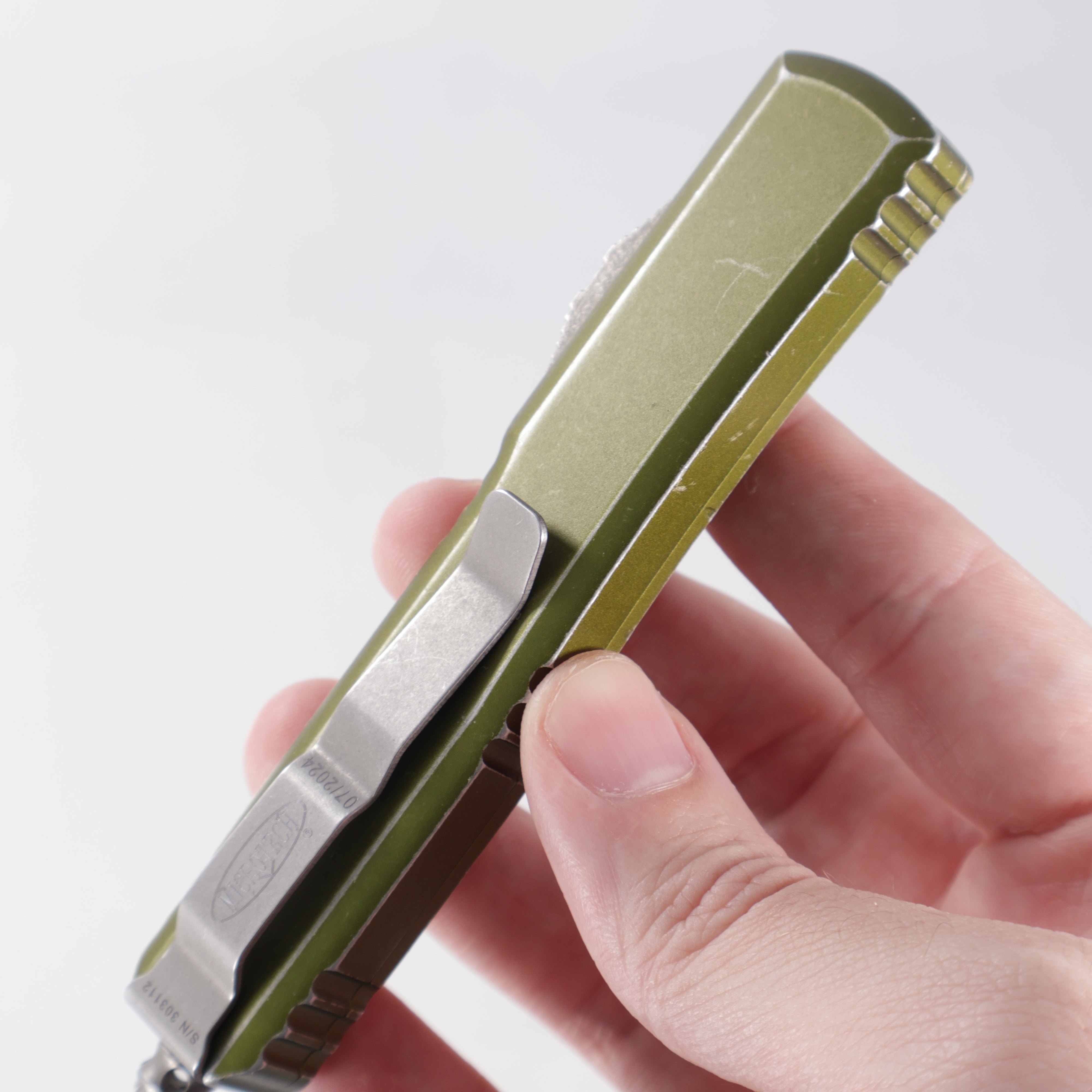 Microtech Ultratech Double Edge - Distressed OD Green Aluminum - Apocalyptic M390 - 122-11 OD *PRE-OWNED*