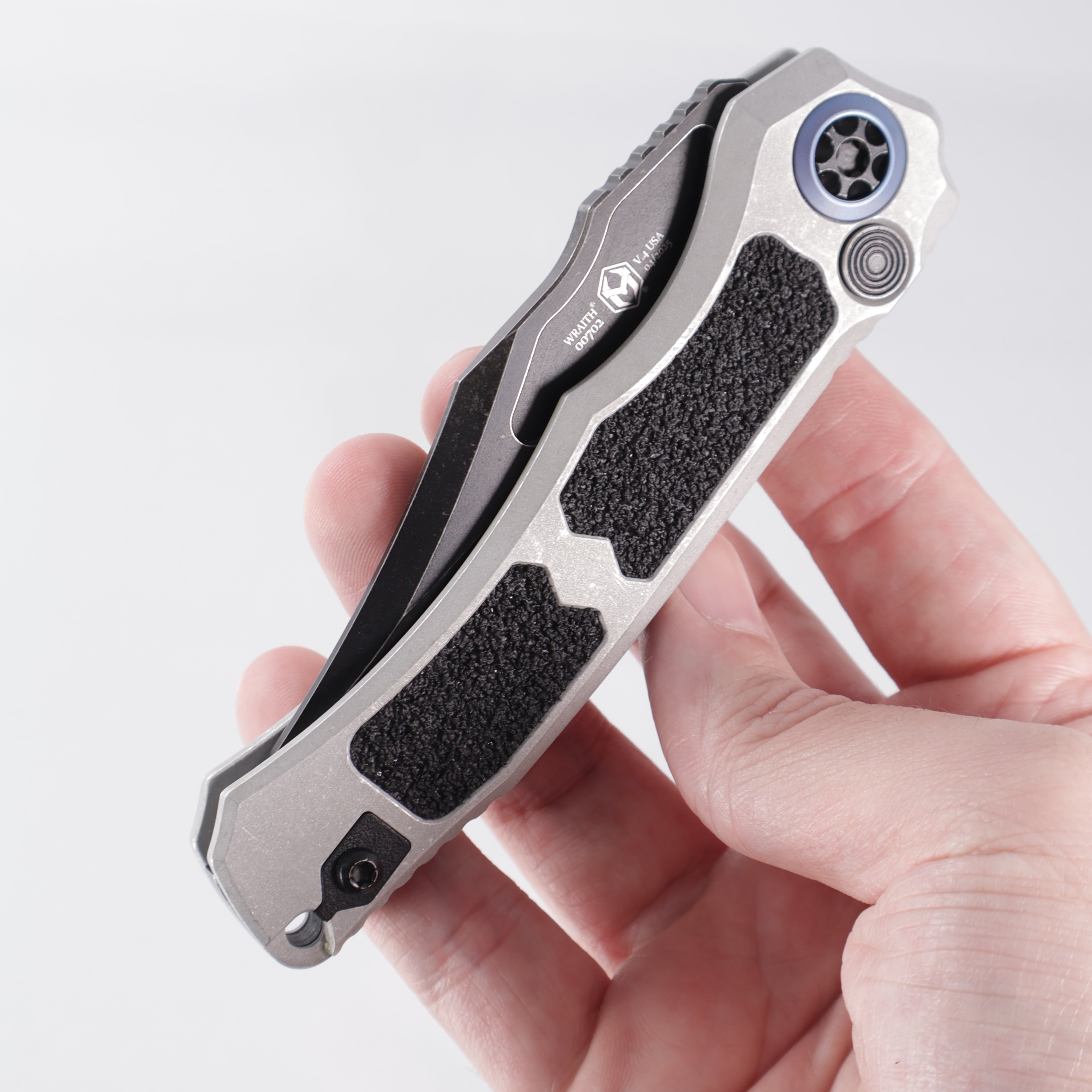 Heretic Wraith V4 Auto Bowie - Blizzardworn Aluminum - Battle Black Magnacut - H002-8A-BLZ *PRE-OWNED*