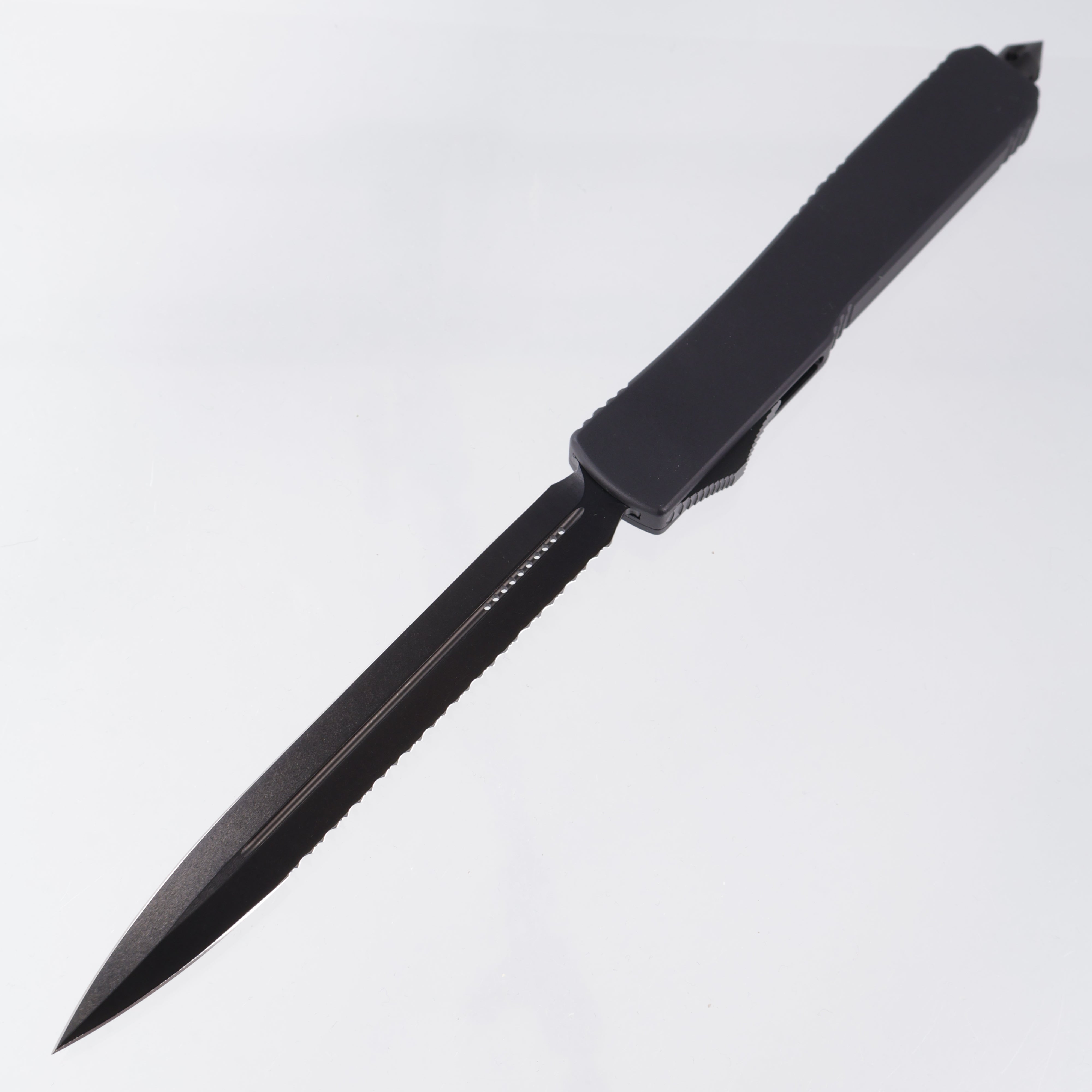 Microtech Venomtech - Black Aluminum - DLC Full Serrate Blade - 2014 Build *PRE-OWNED*