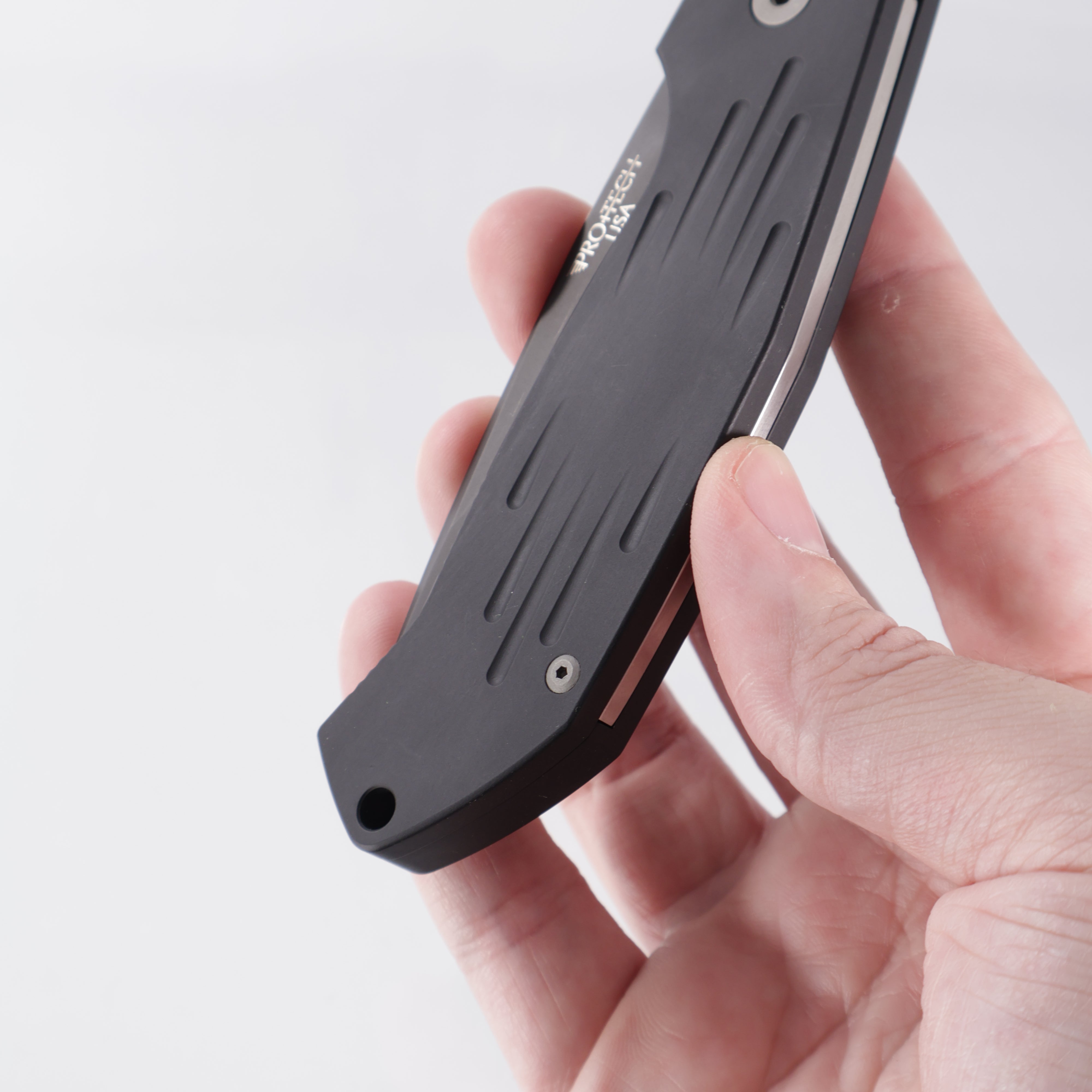 Pro-Tech Magic - Black Aluminum - DLC 154CM - First Production Run S/N: 146 *PRE-OWNED* *NO BOX*