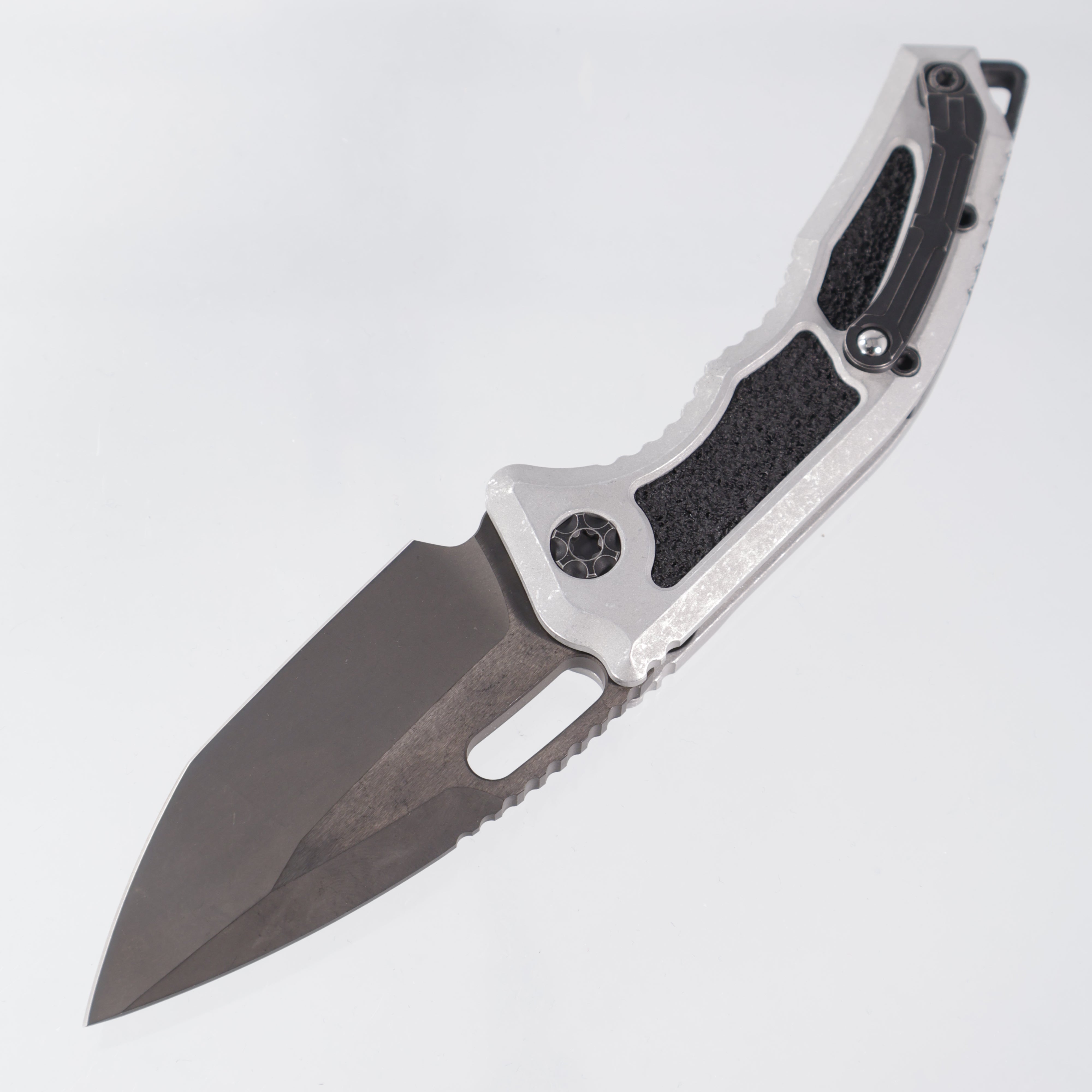 Heretic Medusa V3 Auto Tanto - Blizzardworn Aluminum - DLC