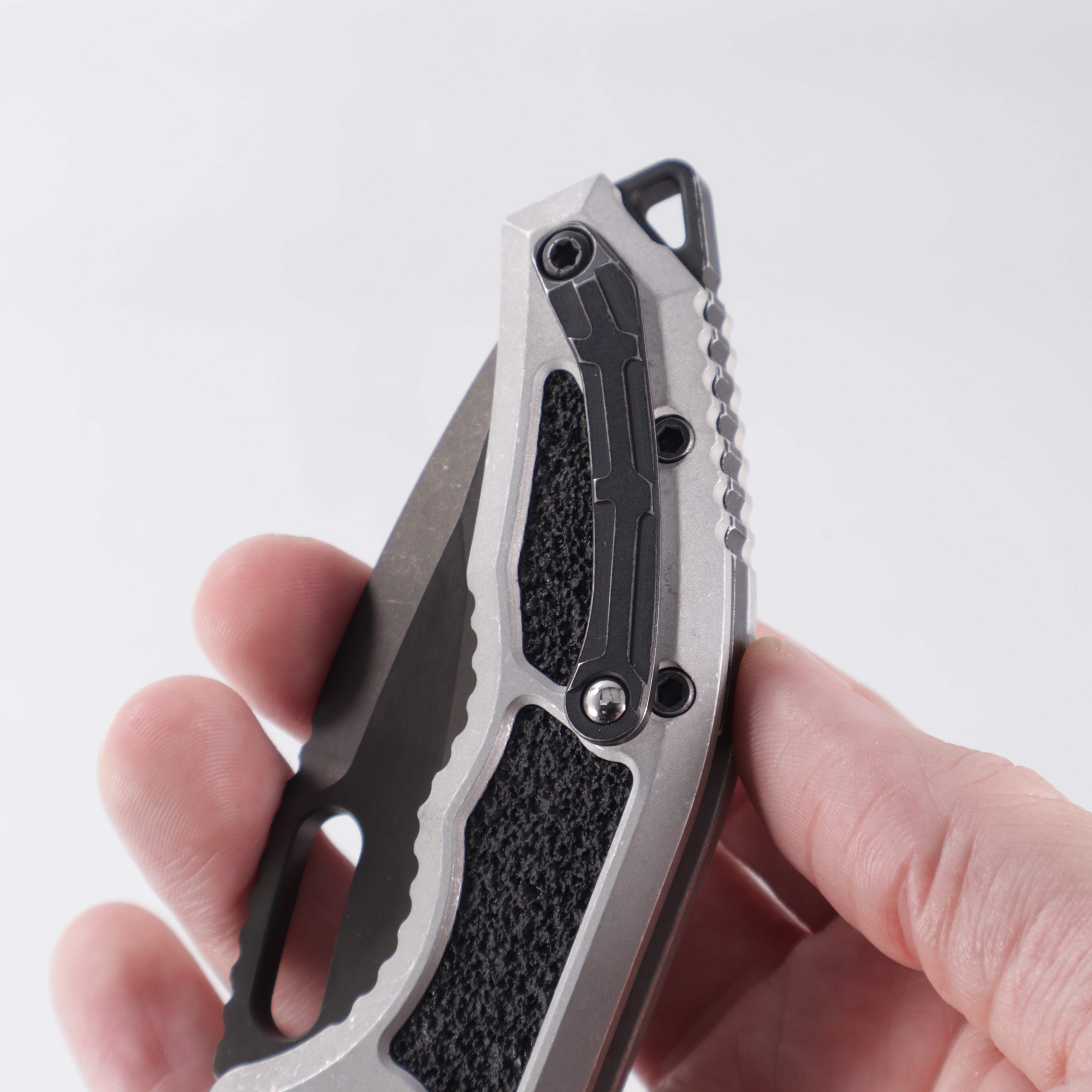 Heretic Medusa V3 Auto Tanto - Blizzardworn Aluminum - DLC Magnacut - H011-6A-BLZ *PRE-OWNED*