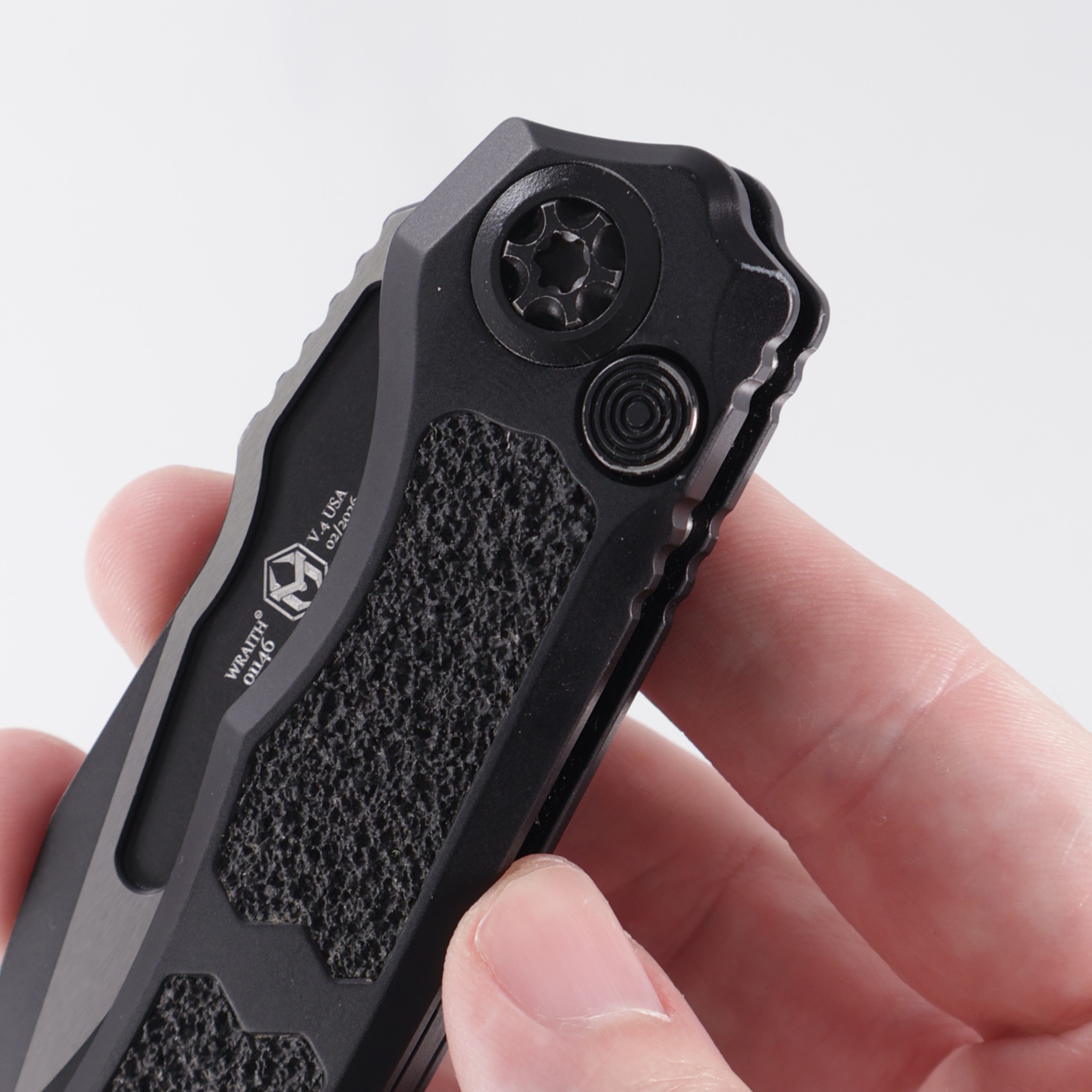 Heretic Wraith V4 Auto Clip Point - Black Aluminum - Two-Tone Magnacut - H000-10A-T *PRE-OWNED*