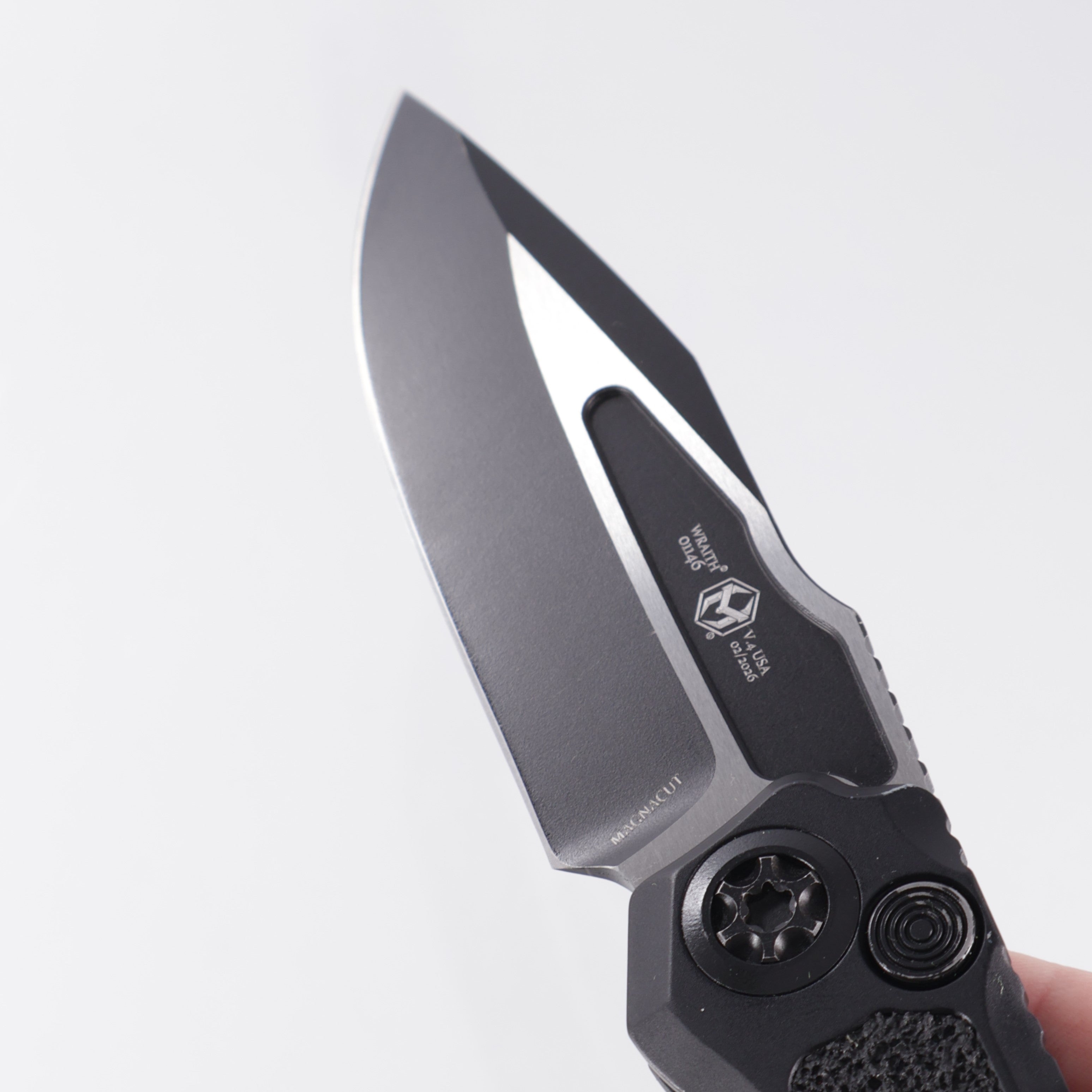 Heretic Wraith V4 Auto Clip Point - Black Aluminum - Two-Tone Magnacut - H000-10A-T *PRE-OWNED*