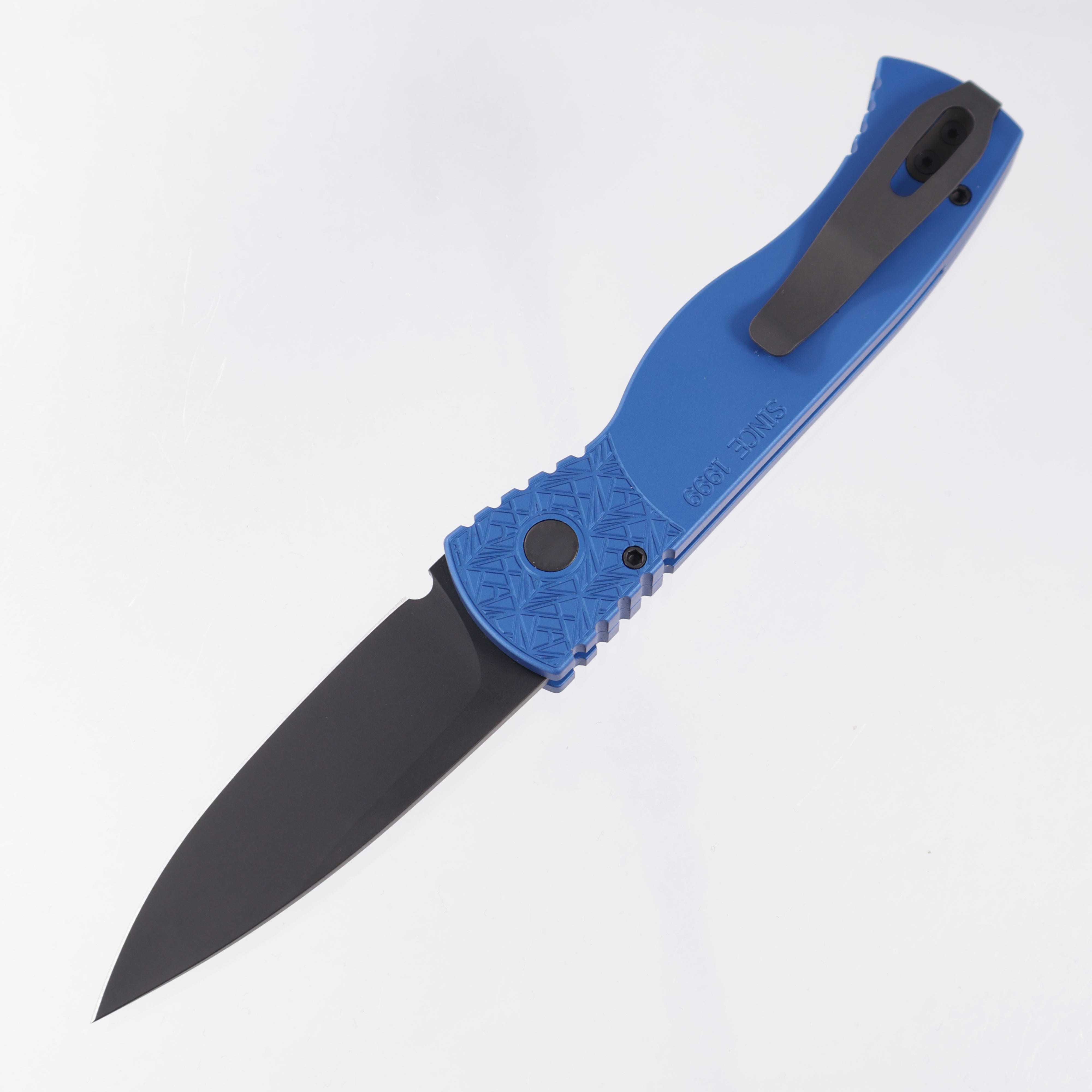 Pro-Tech TR-2 Auto - Blue Nexus Pattern Aluminum w/ Black Lip Pearl Button - DLC Magnacut - T206 Nexus Blue *PRE-OWNED*