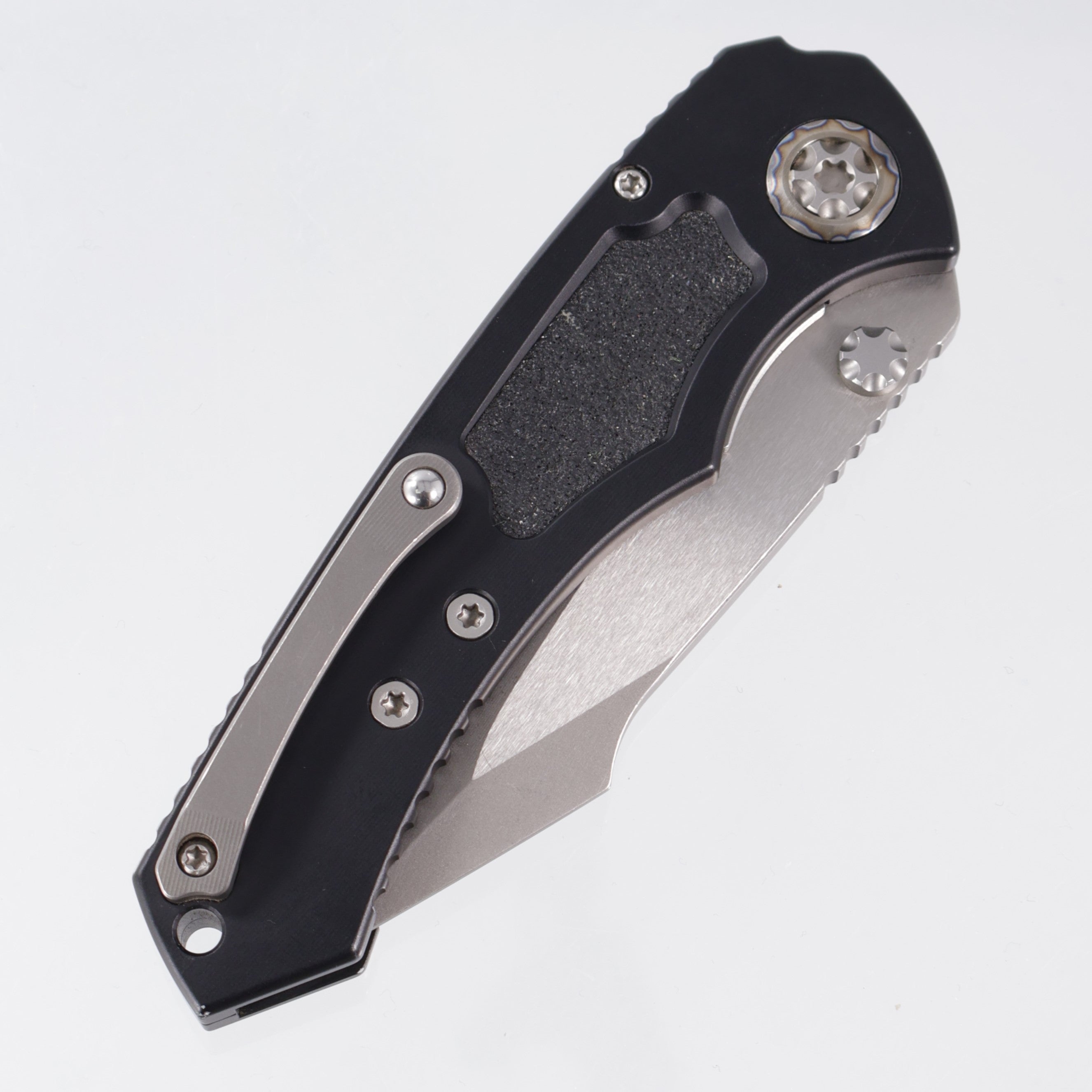 Heretic Pariah Dual Action - Black Aluminum w/ Flamed Ti Pivot Collars - Battleworn Elmax - H048-5A *PRE-OWNED*