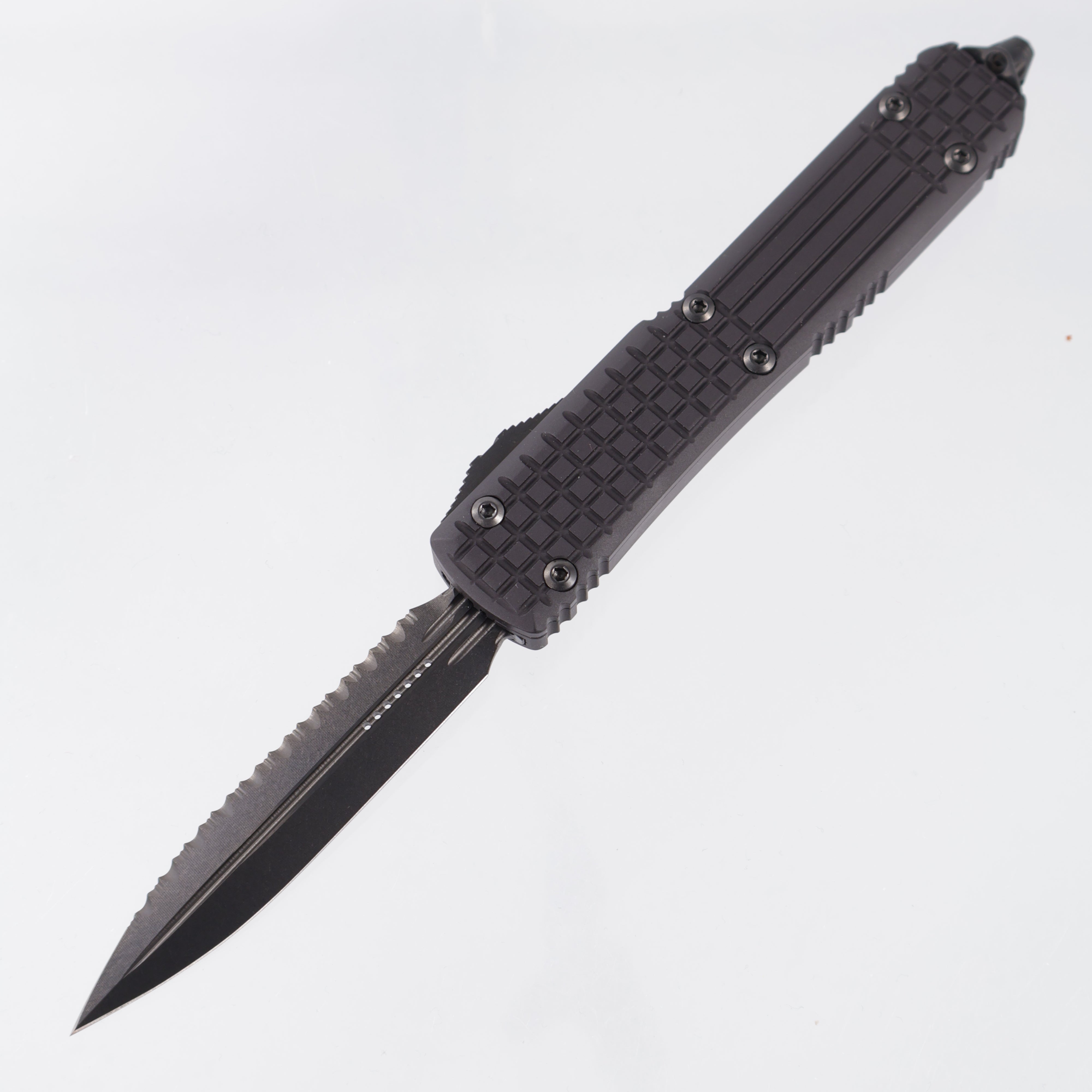 Microtech Ultratech Signature Series Double Edge Shadow - Delta Frag Black Aluminum - Fluted DLC Full Serrate - 122-3UT-DSH - S/N: 067 *PRE-OWNED*