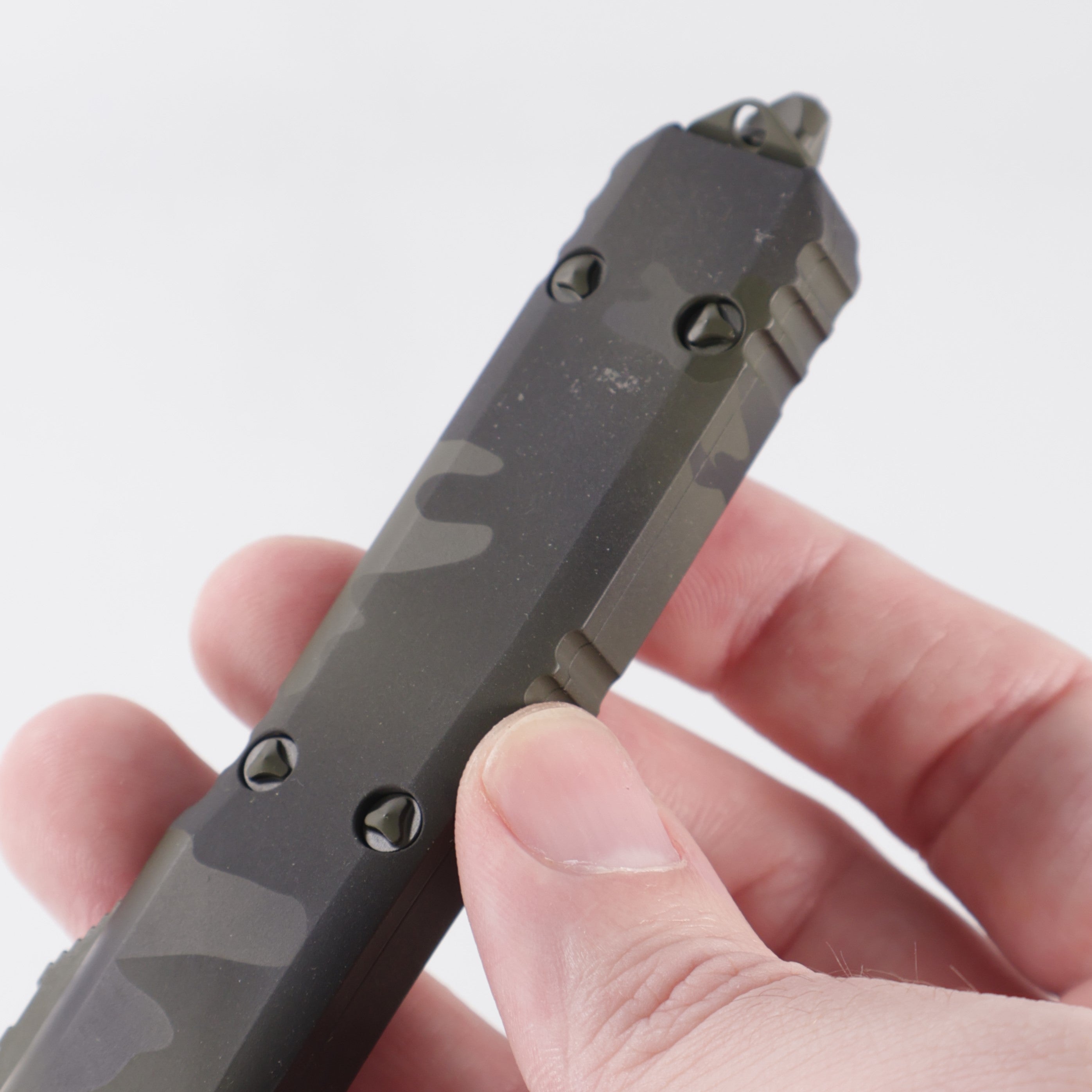 Microtech Ultratech Signature Series Bayonet - Olive Camo Cerakote - Cerakote Partial Serrate - 120-2 OCS *PRE-OWNED*