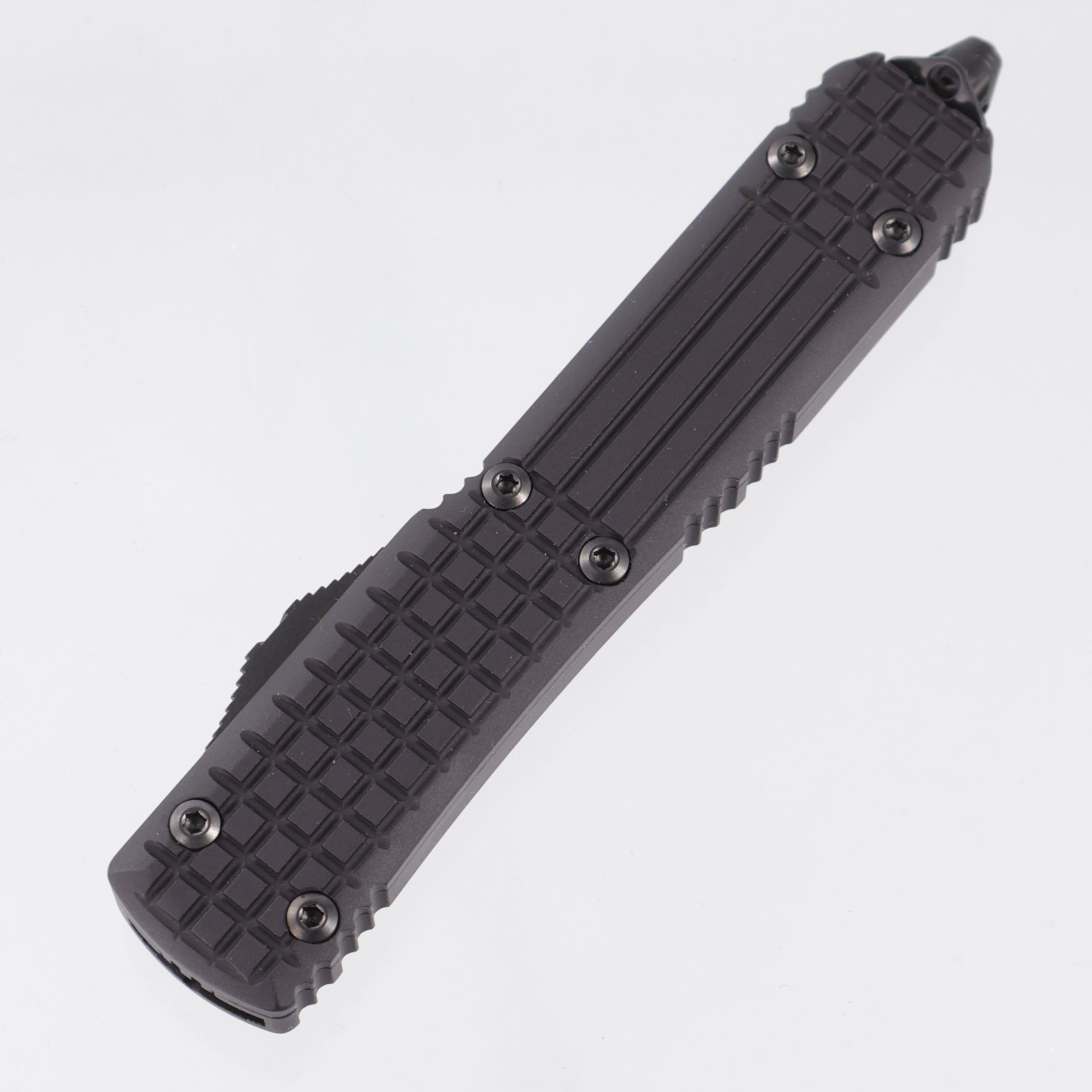 Microtech Ultratech Signature Series Double Edge Shadow - Delta Frag Black Aluminum - Fluted DLC Full Serrate - 122-3UT-DSH - S/N: 067 *PRE-OWNED*