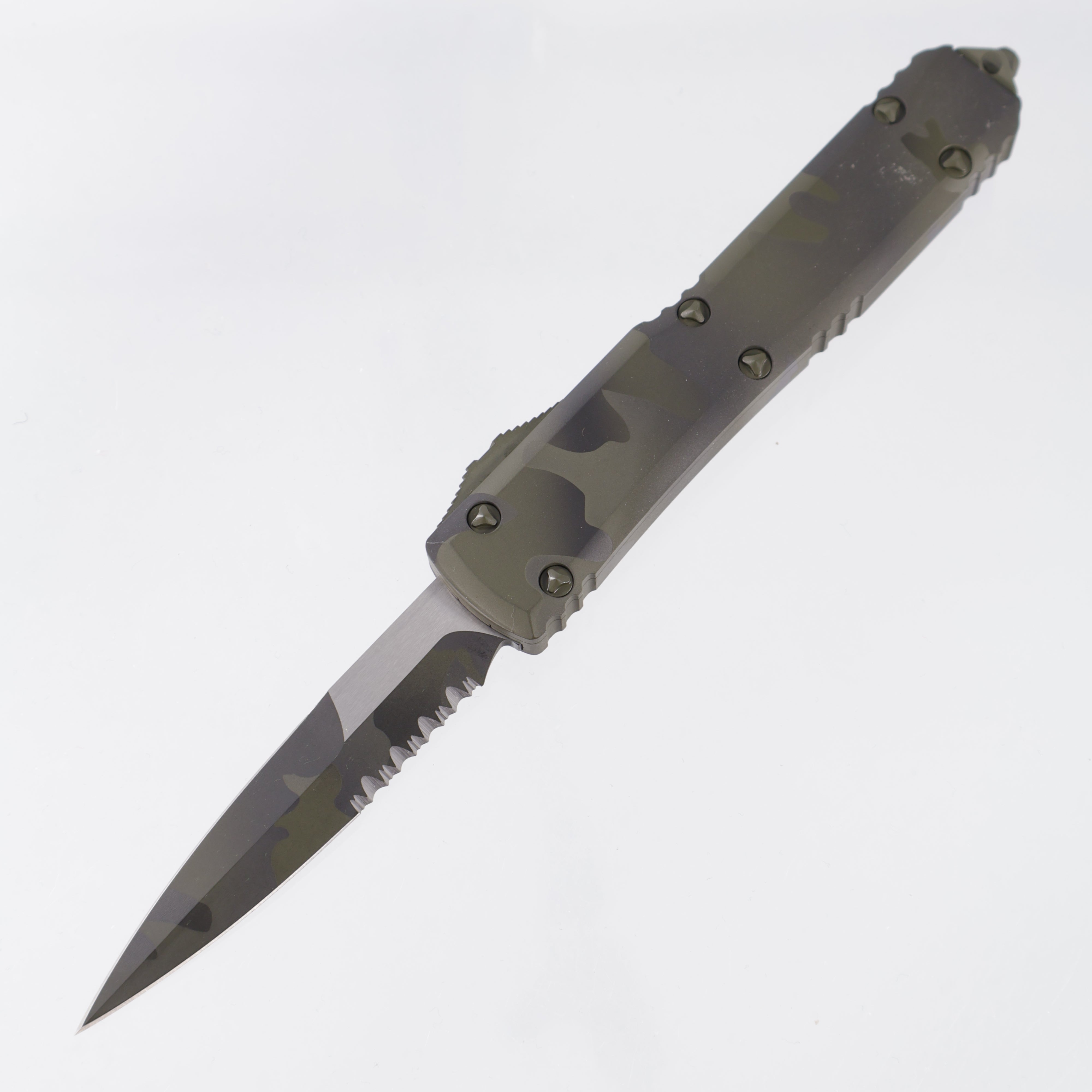 Microtech Ultratech Signature Series Bayonet - Olive Camo Cerakote - Cerakote Partial Serrate - 120-2 OCS *PRE-OWNED*