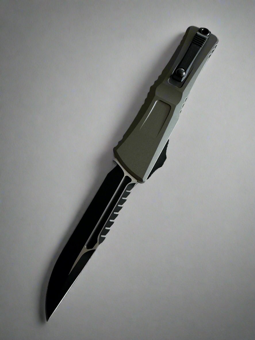 Microtech Knives Combat Troodon Gen III Interceptor Natural Clear Standard Signature Series 1217-1 NCS