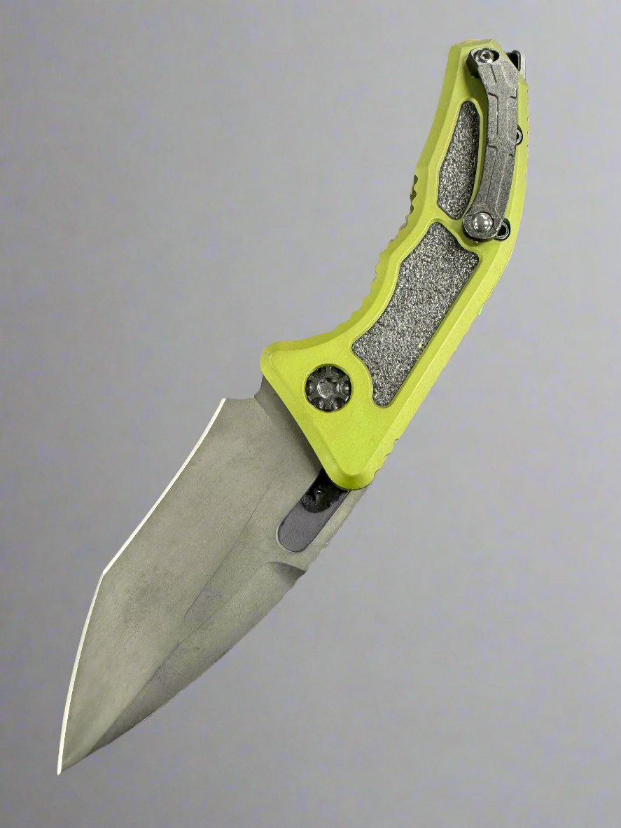 Pre Owned Heretic Knives Medusa AUTO Folding Knife 3.05" S35VN Black DLC Recurve Tanto Blade, Green Aluminum Handles - H012-6A-GRN