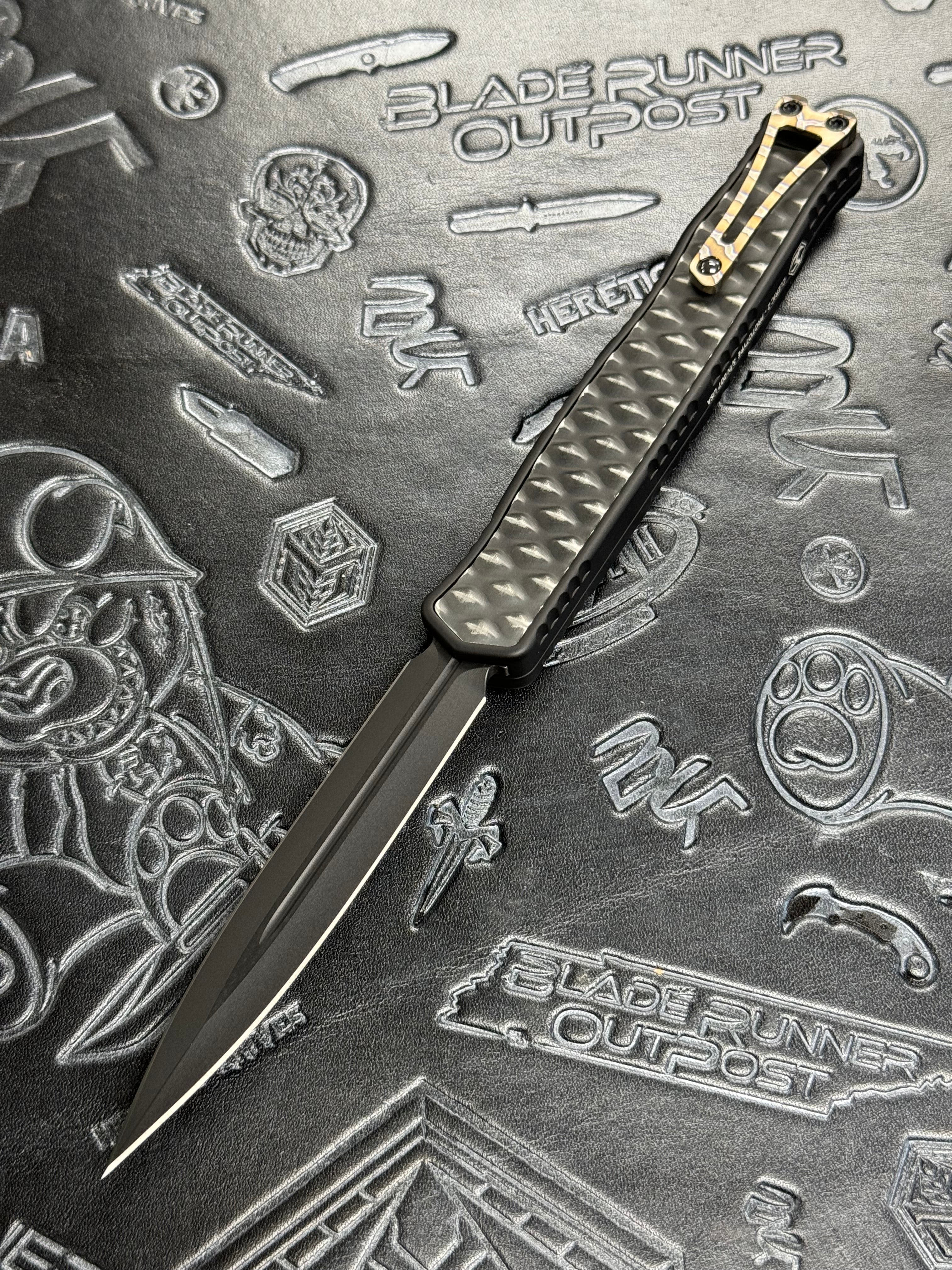 Pre Owned HERETIC KNIVES "CLERIC 2" ALUMINUM TEXTURED METAL INLAY 4.25" DAGGER (PROTOTYPE) SN:007