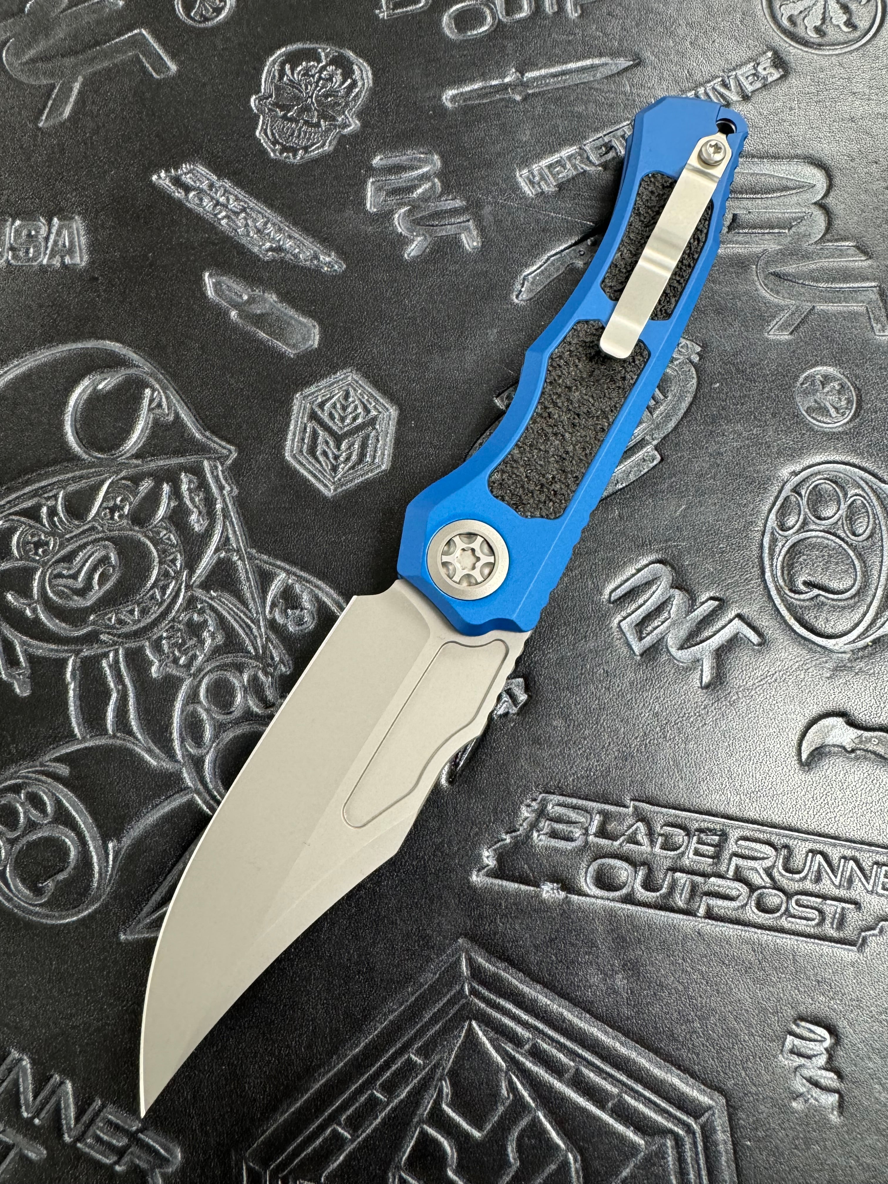 Heretic Knives Wraith Auto V4 Blue Handle w/ Grip Inlays & Bead Blast Bowie MagnaCut Blade H002-3A-BLU