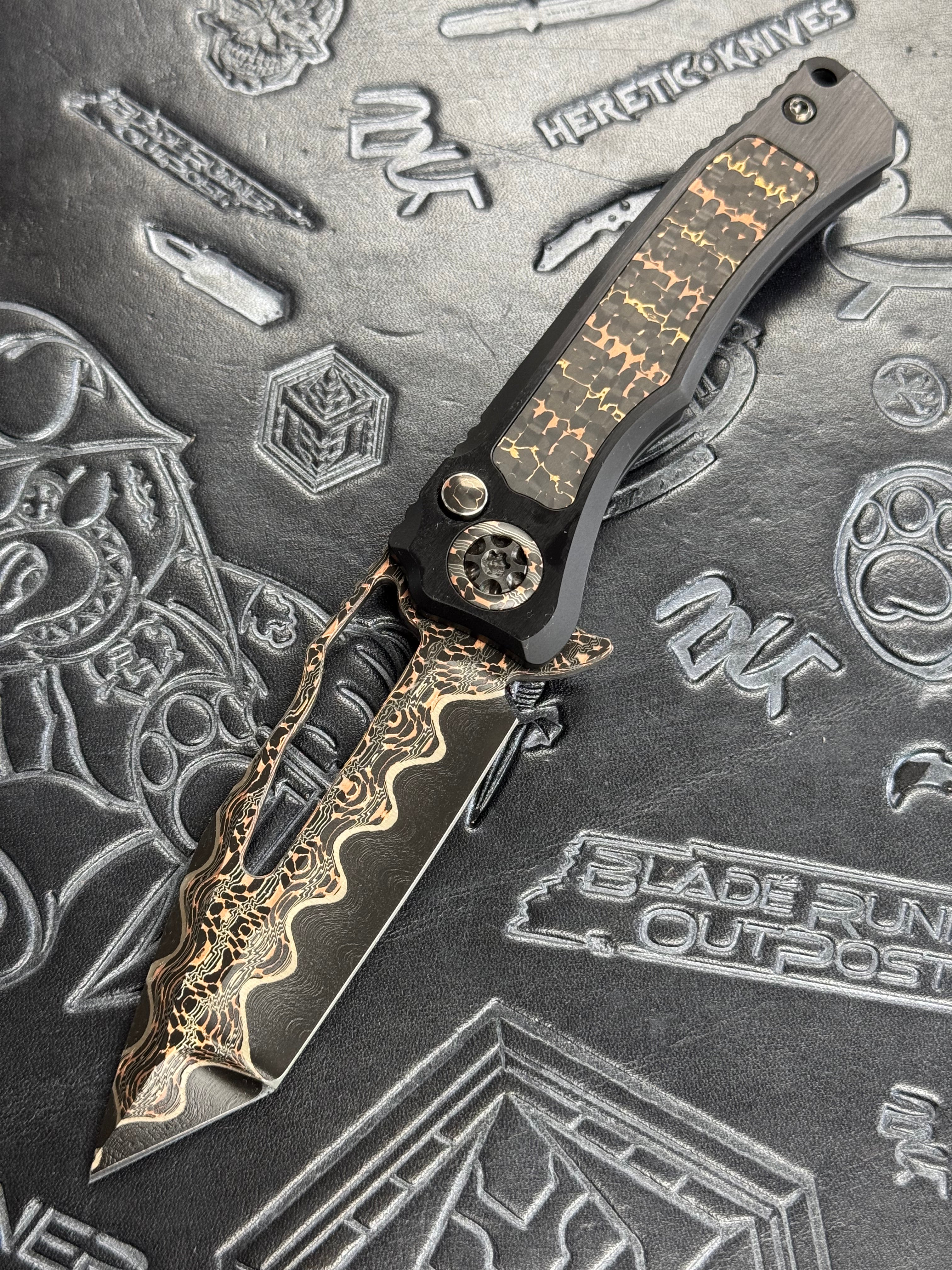 Heretic Knives Custom Wraith V4 Manual w/ Snakeskin Carbon Fiber Inlays & Hand Ground Vegas Forge Damascus Tanto