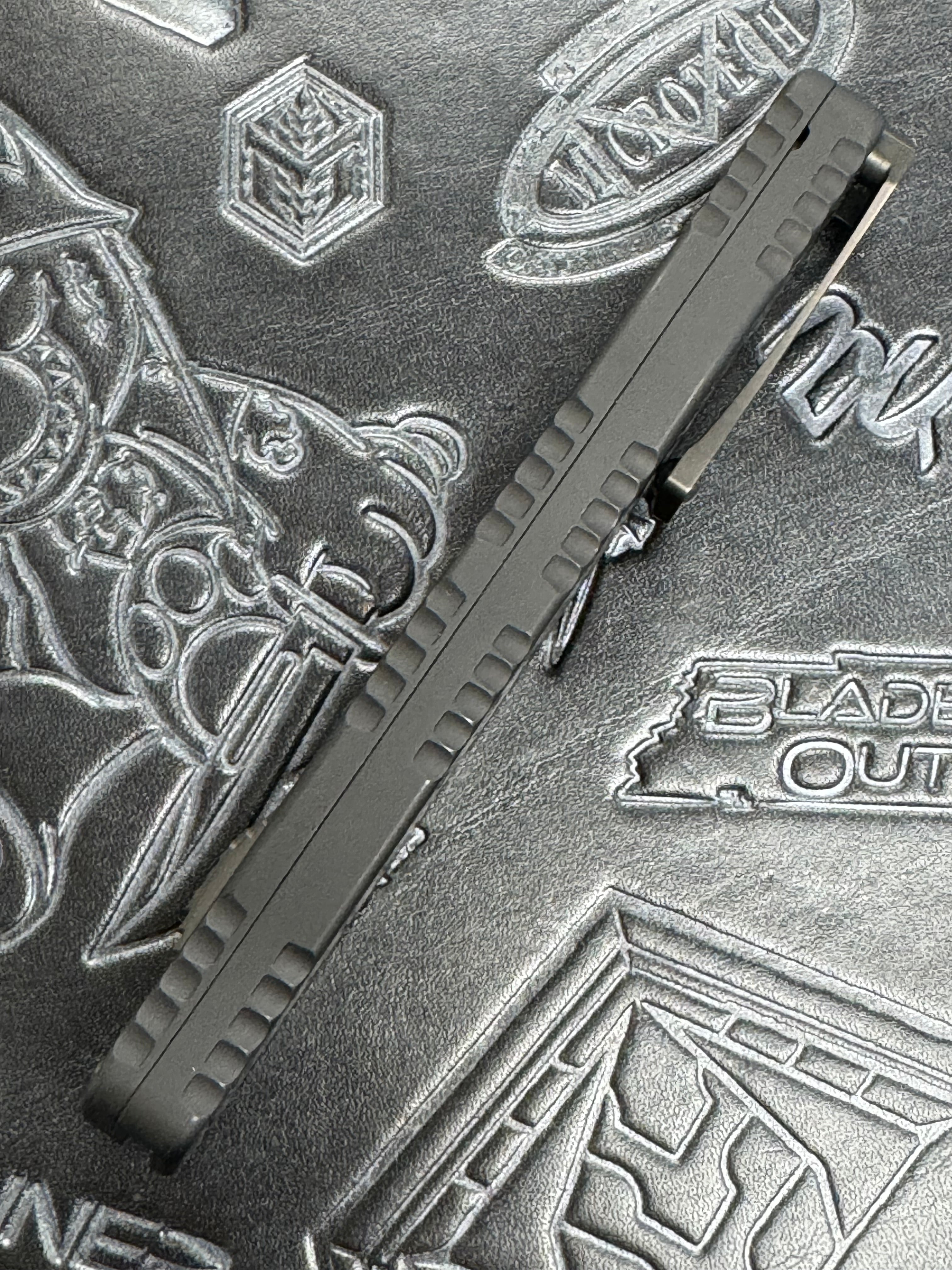 Pre Owned Heretic Knives Cleric II 2 Vegas Forge Reptilian DLC Damascus & Crocodile Inlays