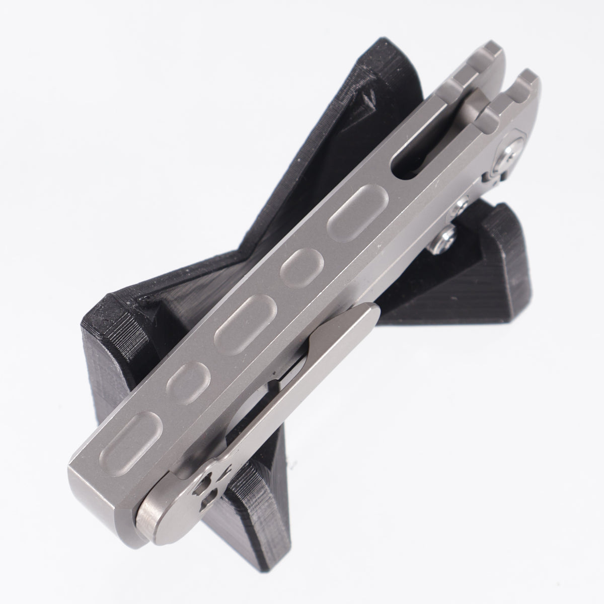 Chaves Redencion Street Integral Drop Point - Stonewash Titanium w/ Radiation Milling - Stonewash M390