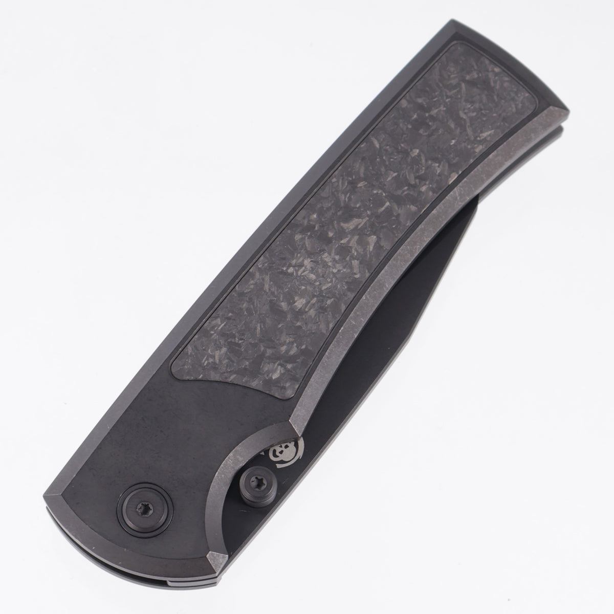 Chaves Sangre 229 Integral 50 Series "YKWII" - Tumbled Black PVD Titanium w/ Shredded Carbon Fiber Inlays & Gold Ti Clip - Tumbled Black PVD M390