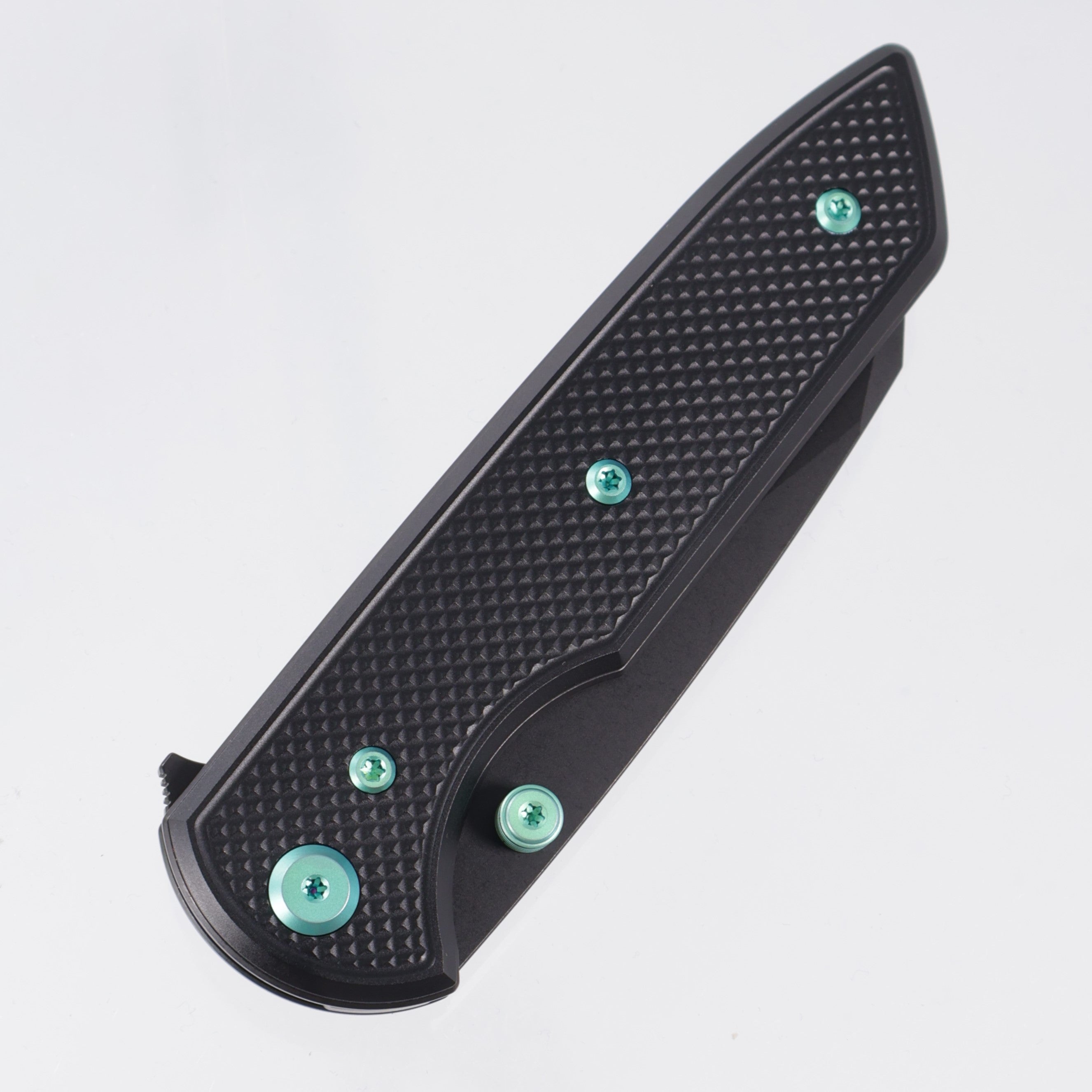 Chaves Knives x Brad Blount The Arrestor 229 Blue Label - Black Aluminum w/ Green Ano Ti Hardware - Black PVD 154CM