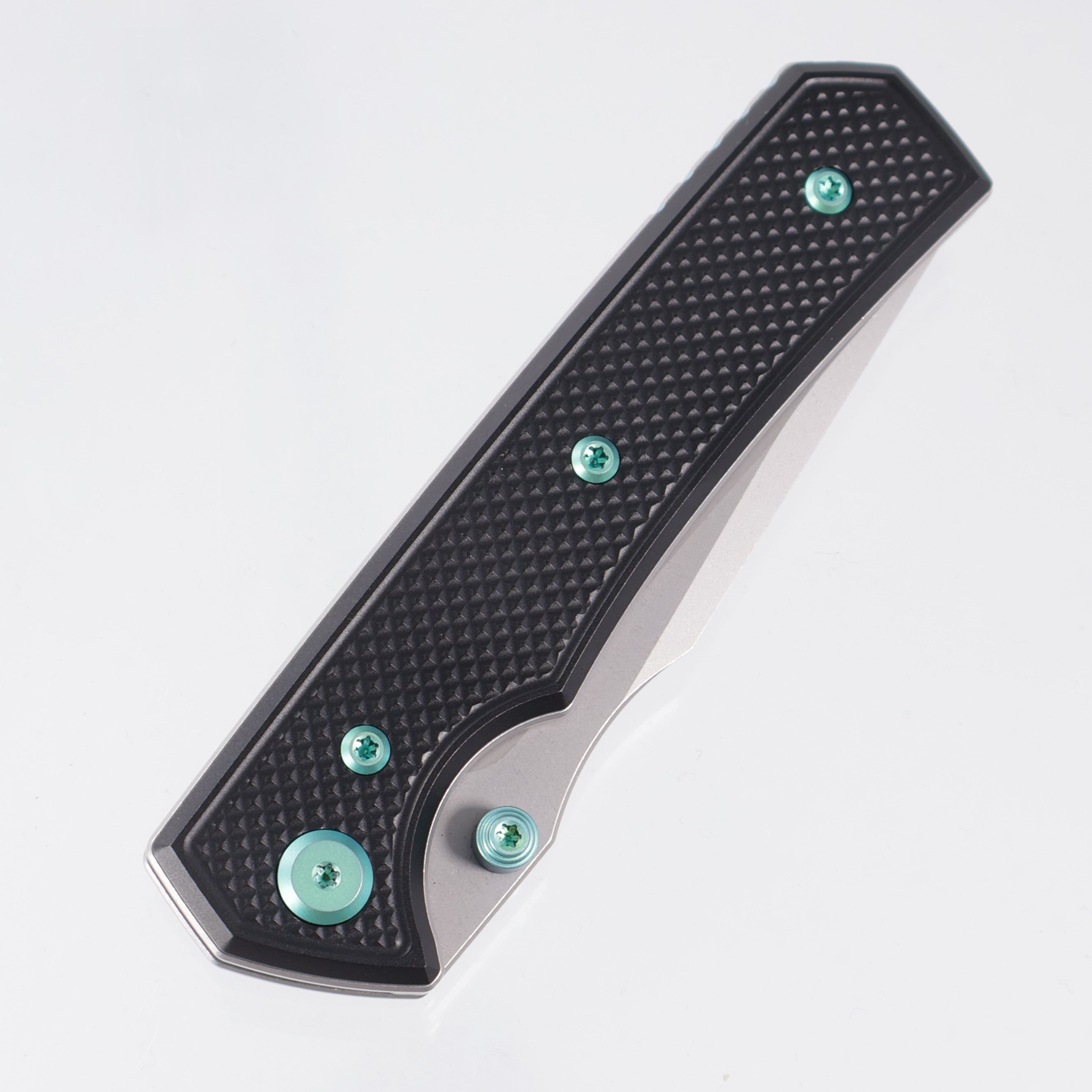 Chaves Knives x Sam Tran The Arison Street Blue Label - Black Aluminum w/ Green Ano Ti Hardware - Stonewash 154CM