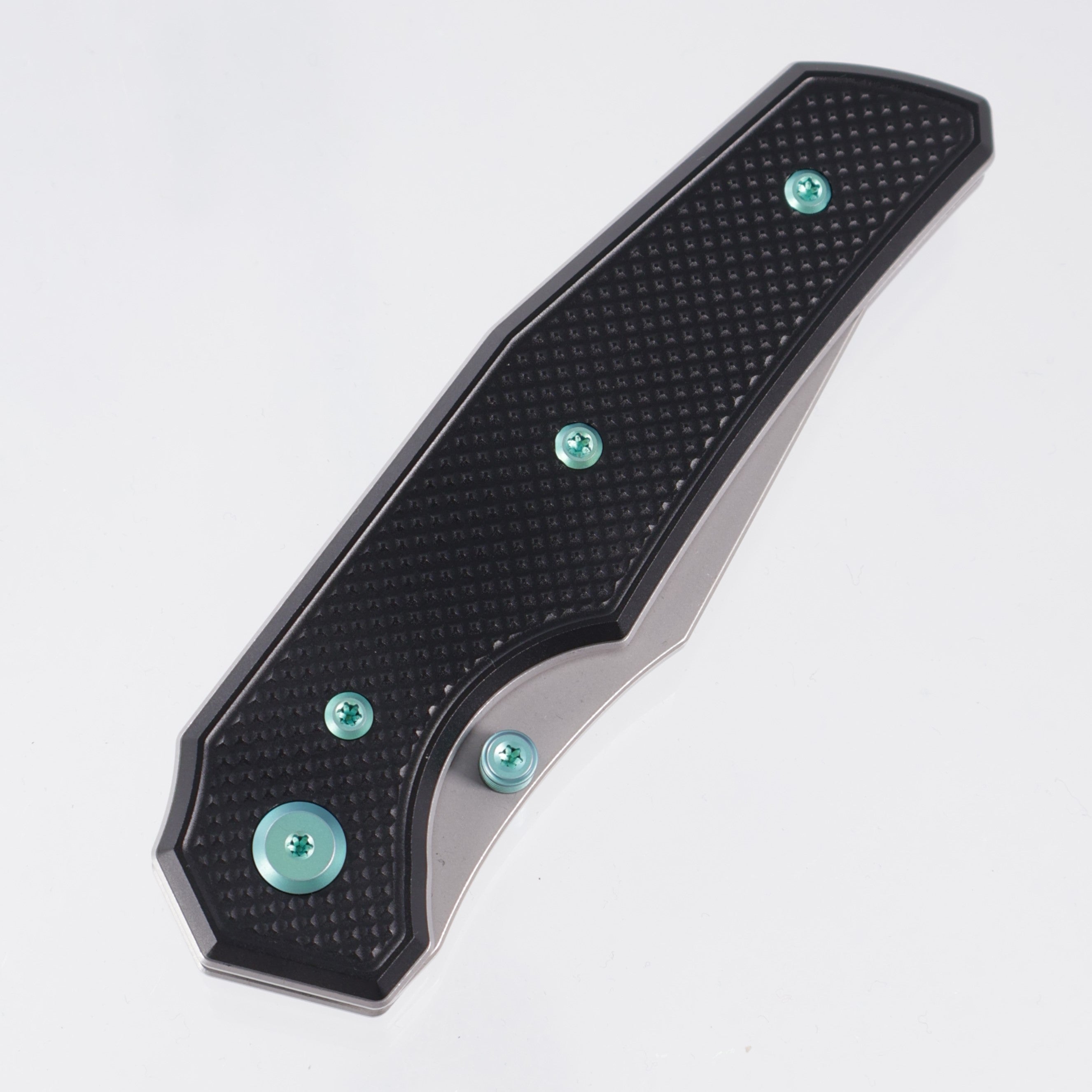 Chaves Knives x Jake McCoy The Omega Street Blue Label - Black Aluminum w/ Green Ano Ti Hardware - Stonewash 154CM