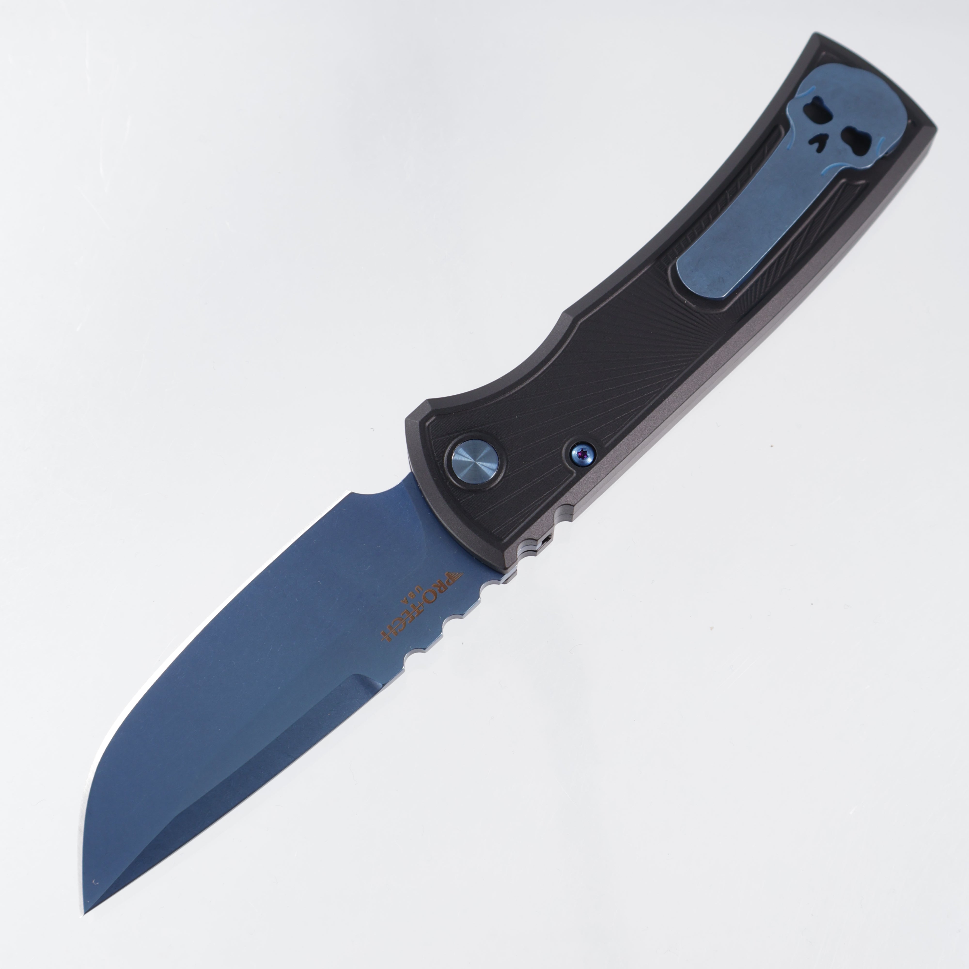 Chaves Redencion Auto Drop Point - Black Key Pattern Aluminum - Sapphire PVD S35VN