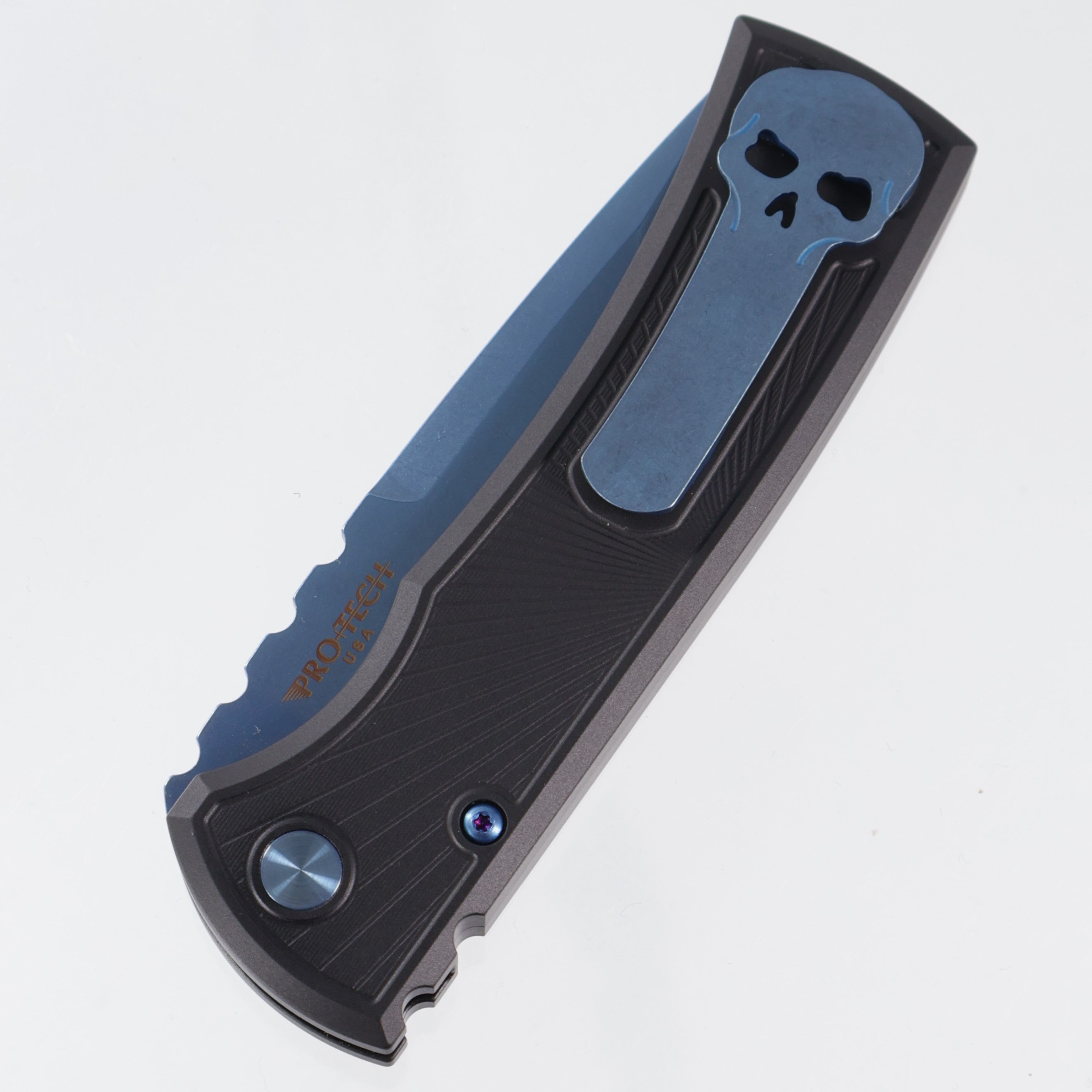 Chaves Redencion Auto Drop Point - Black Key Pattern Aluminum - Sapphire PVD S35VN