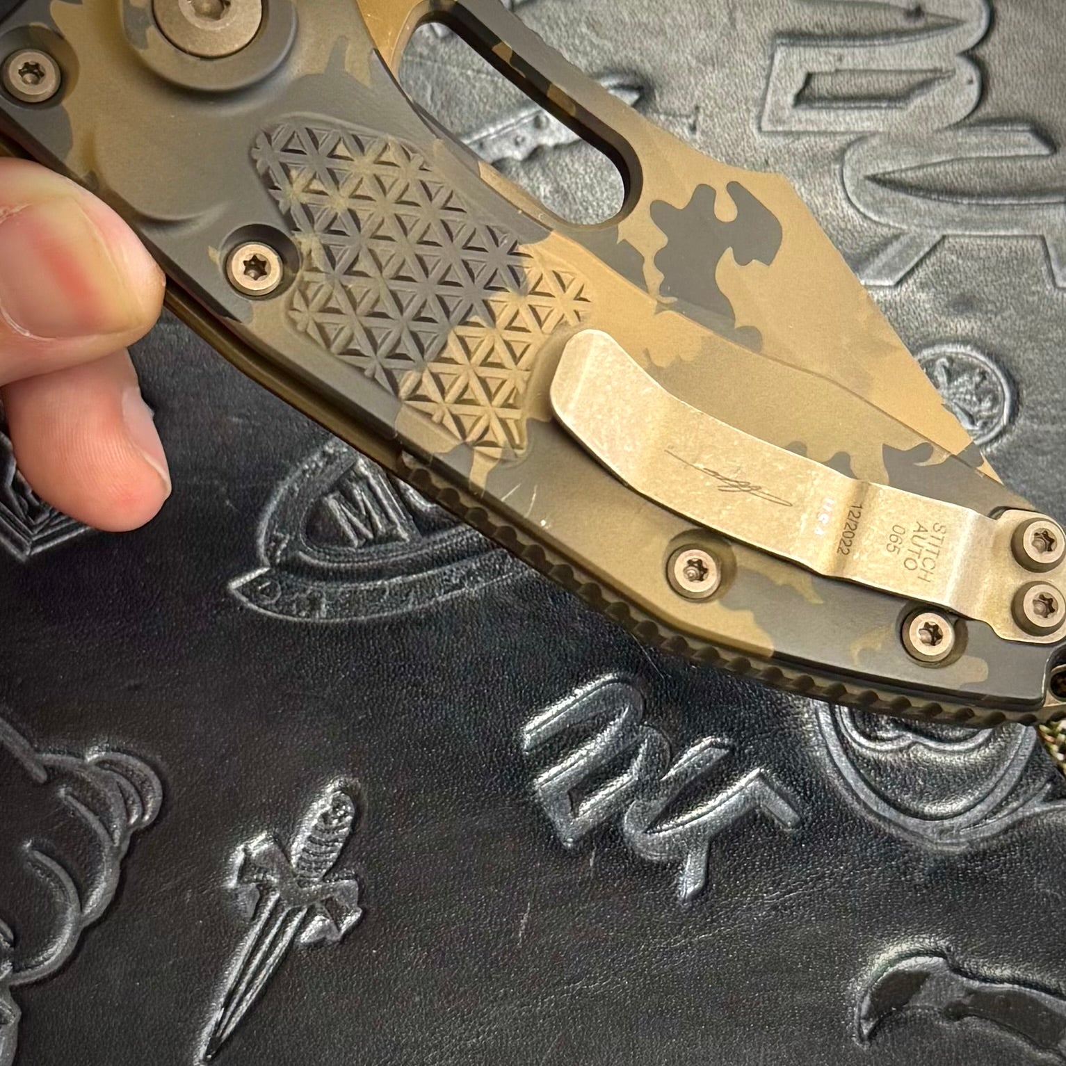 Microtech Stitch Auto - Coyote Camo - Full Serrated - S/N: 065 - 169-3 CCS