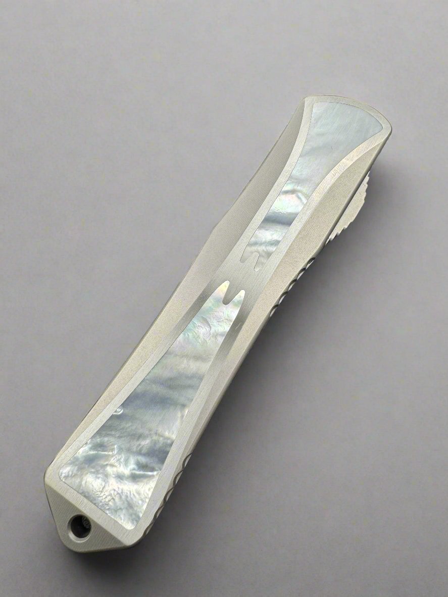 Pre Owned Heretic Knives Manticore X Hand Ground Vegas Forge Blued Damascus D/E & Hefted Stainless Steel Handle w/ Mother of Pearl Inlays