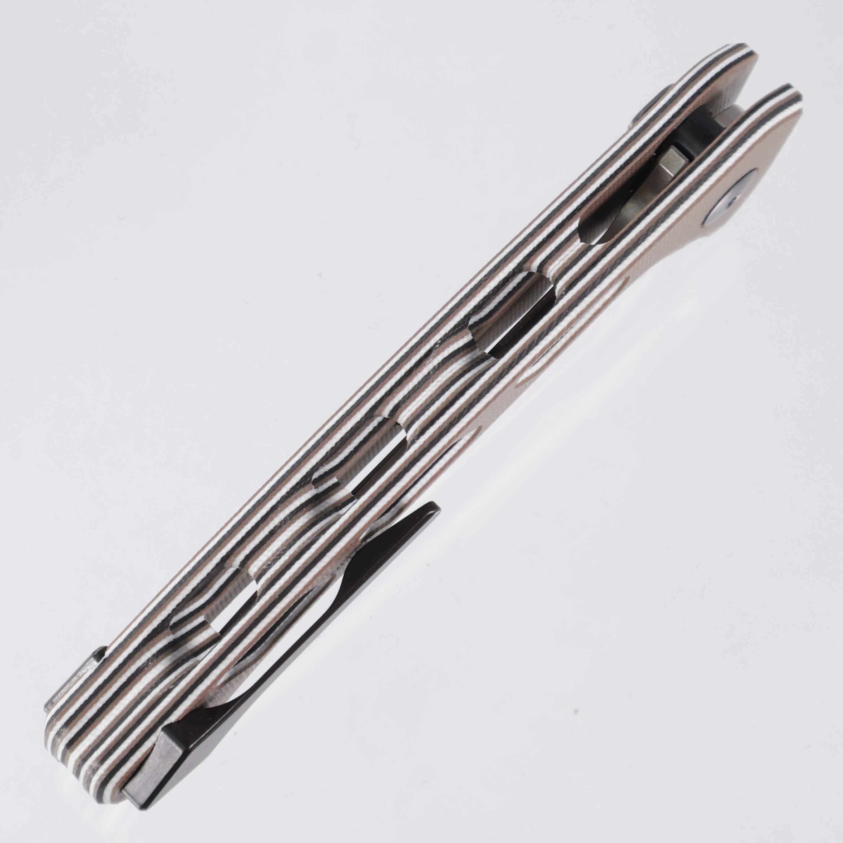 Dead Reckon Ridgeback Vertebrae - Flipper Delete - Black, Tan, White G10 (Tan Top)- Magnacut Clip Point - RB-3545-21