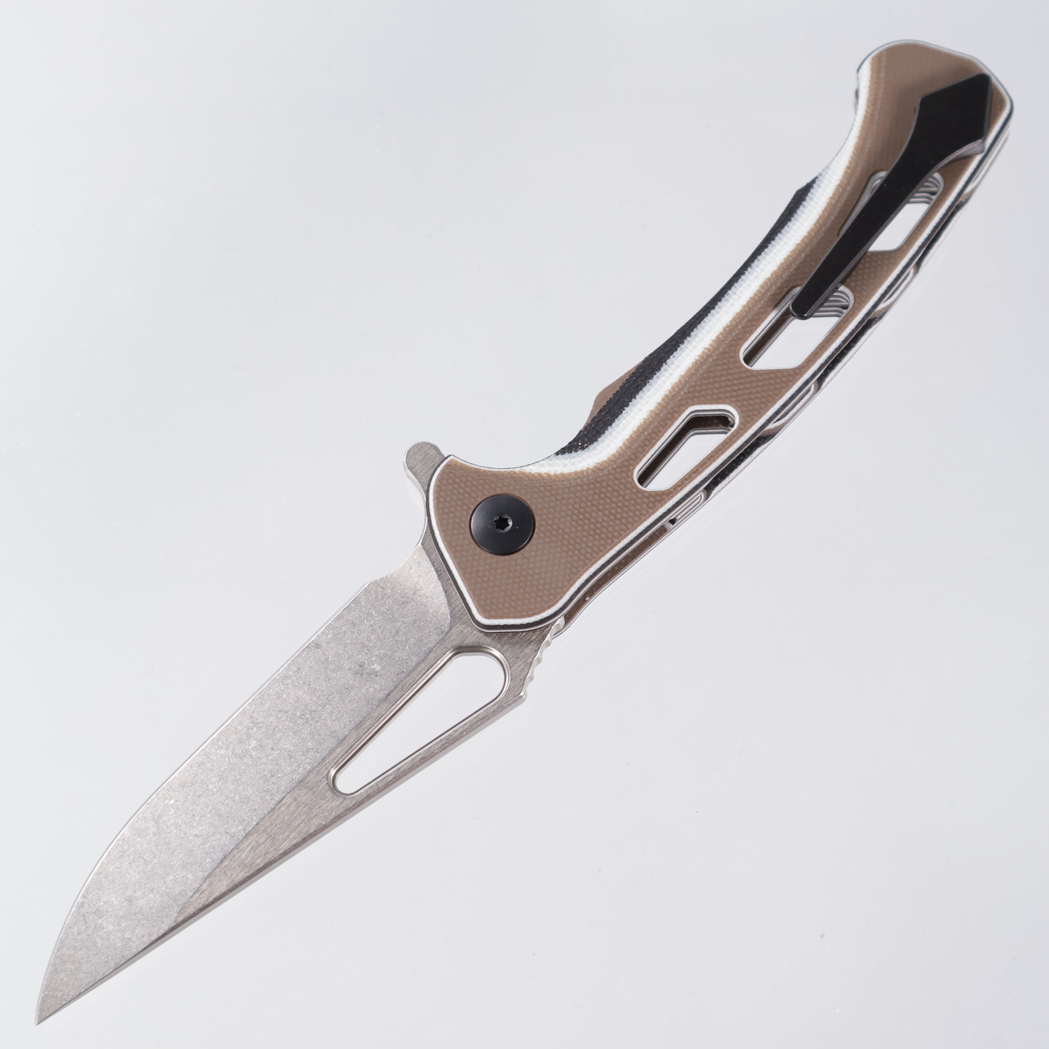 Dead Reckon Ridgeback Vertebrae - Flipper - Black, Tan, White G10 - Magnacut Clip Point - RB-3545-21