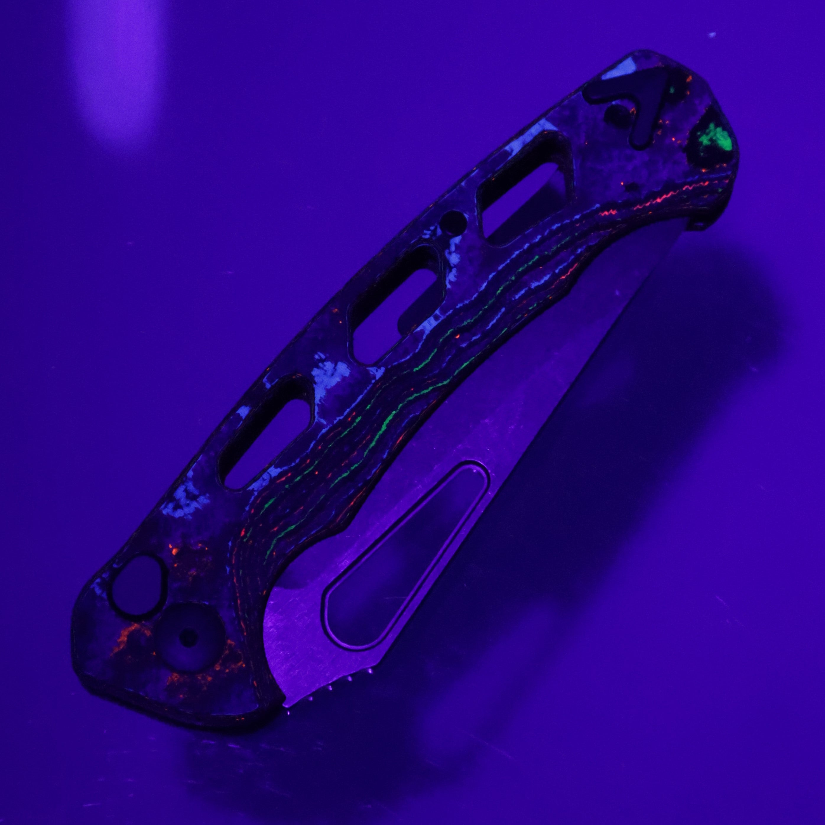 Dead Reckon Ridgeback Vertebrae - Flipper Delete - 80s CamoCarbon - Magnacut Clip Point - BR OP Exclusive - RB-3545-21