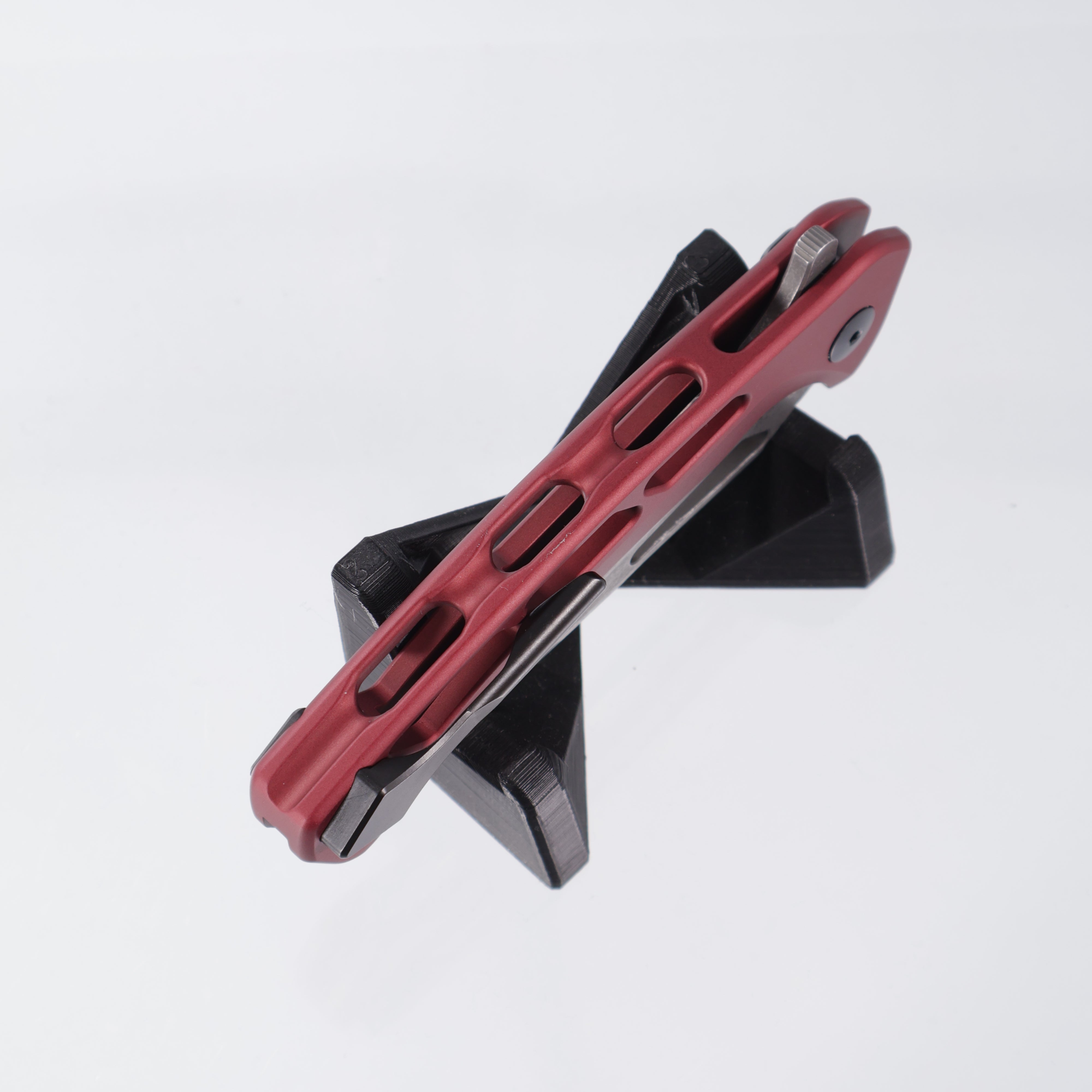 Dead Reckon Ridgeback Vertebrae Integral - Reverse Tanto, Magnacut Dark Stonewash - Dark Red Aluminum - RB-4562-67 DRK