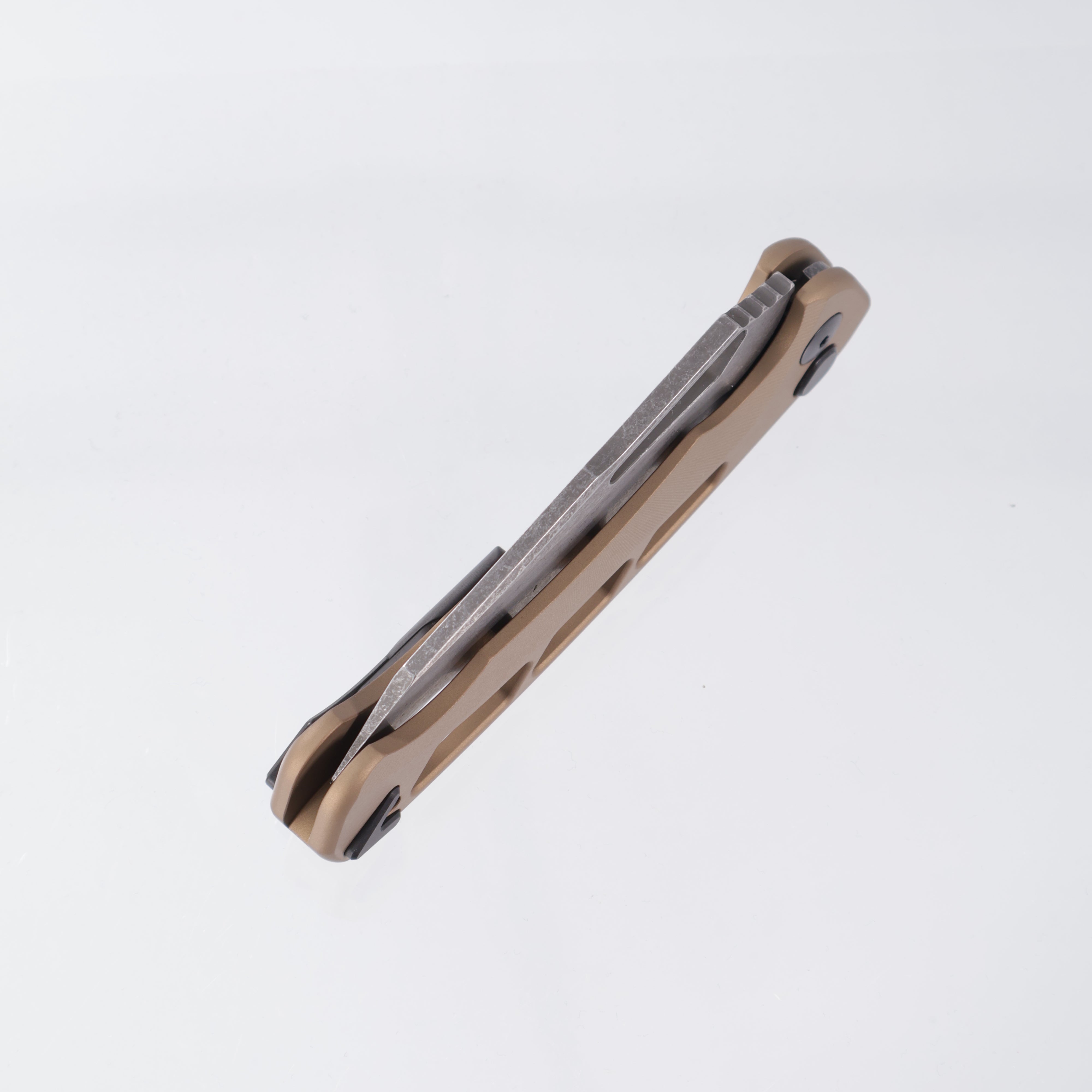 Dead Reckon Ridgeback Vertebrae Integral - Reverse Tanto, Magnacut Dark Stonewash - Sand Aluminum - RB-4562-67 (Sand Matte, Tan)