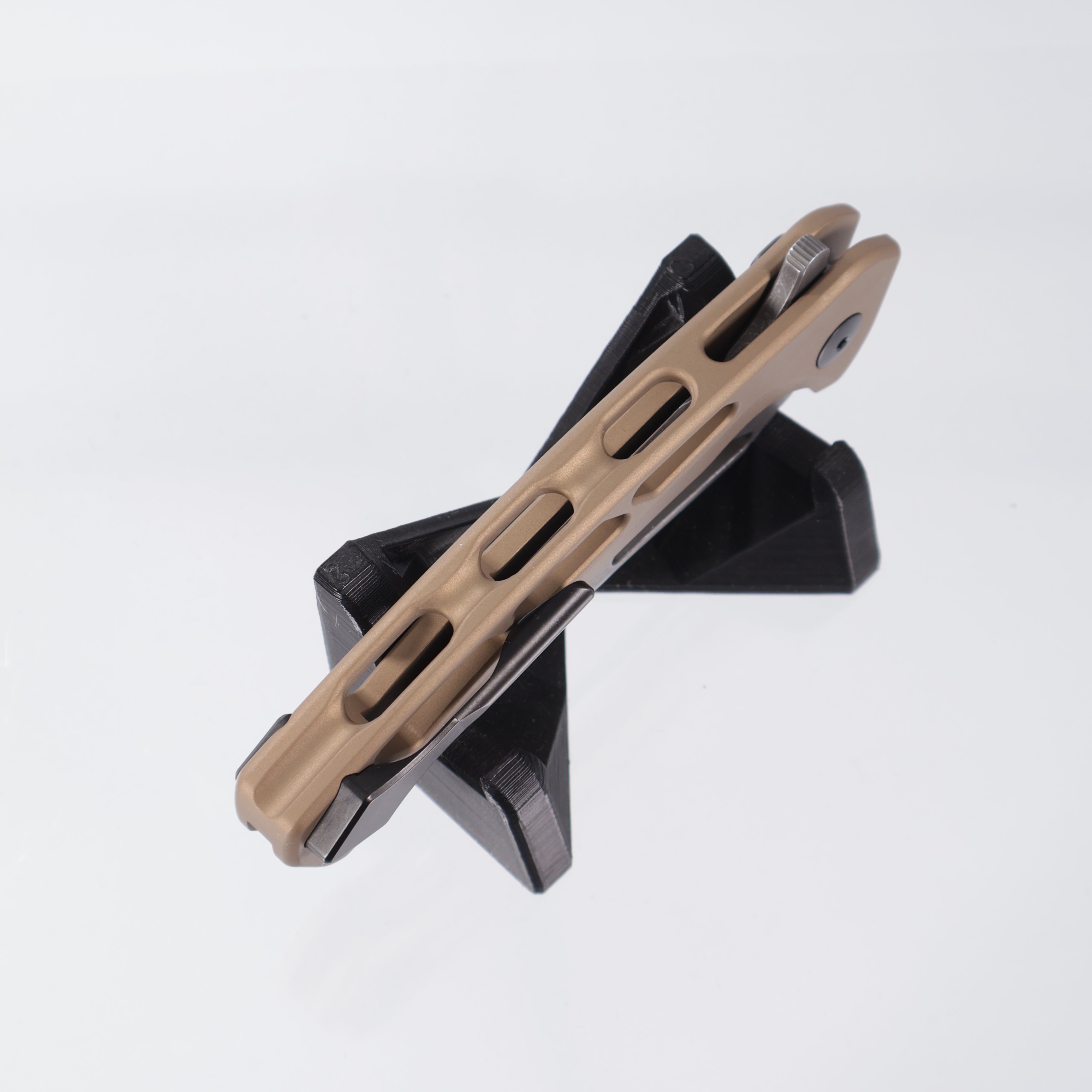 Dead Reckon Ridgeback Vertebrae Integral - Reverse Tanto, S45VN Dark Stonewash - Sand Aluminum - RB-4462-67 DRK (Sand Matte, Tan)