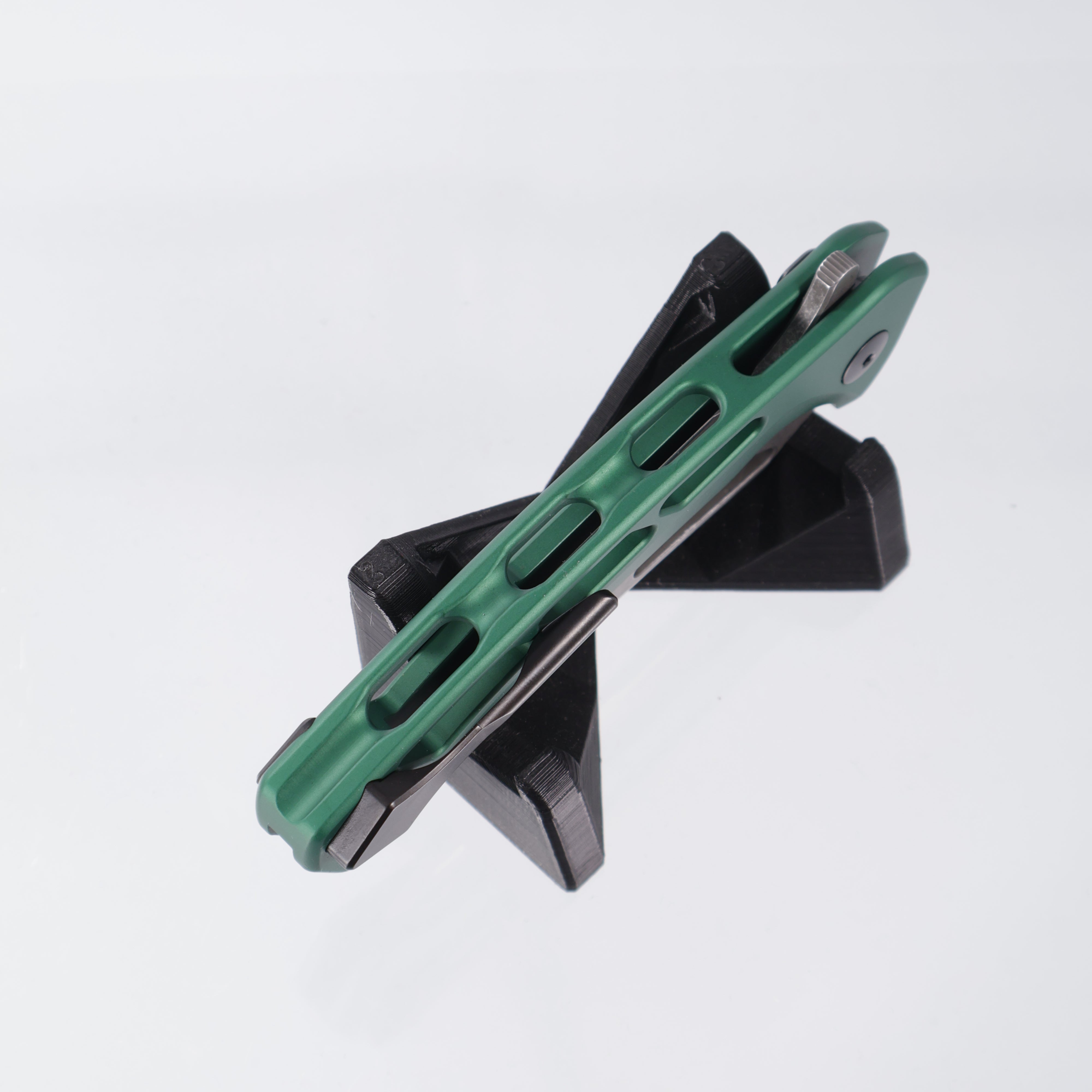 Dead Reckon Ridgeback Vertebrae Integral - Reverse Tanto, Magnacut Dark Stonewash - Green Aluminum - RB-4562-67 DRK
