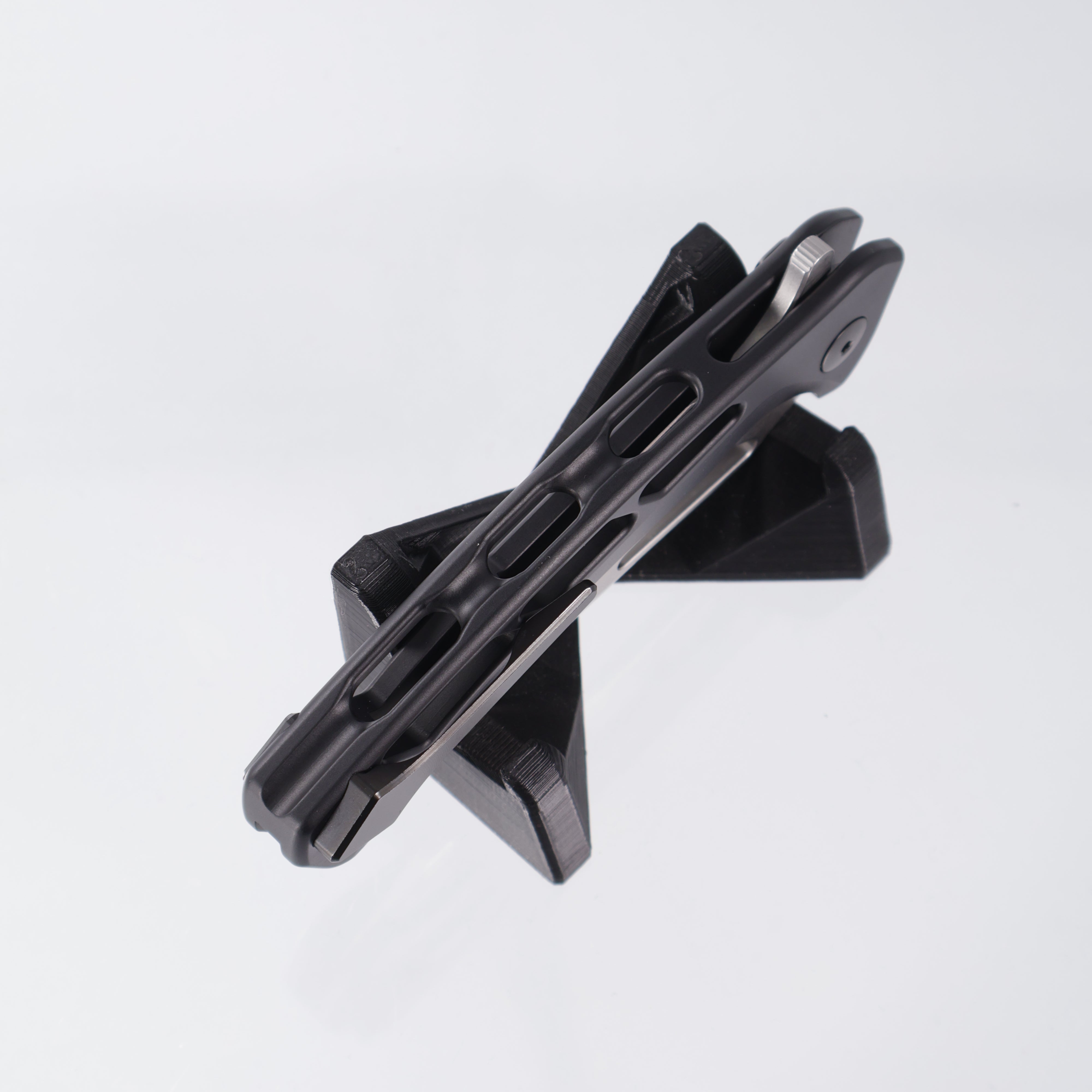 Dead Reckon Ridgeback Vertebrae Integral - Reverse Tanto, Magnacut Stonewash - Black Aluminum - RB-4562-17 DRK