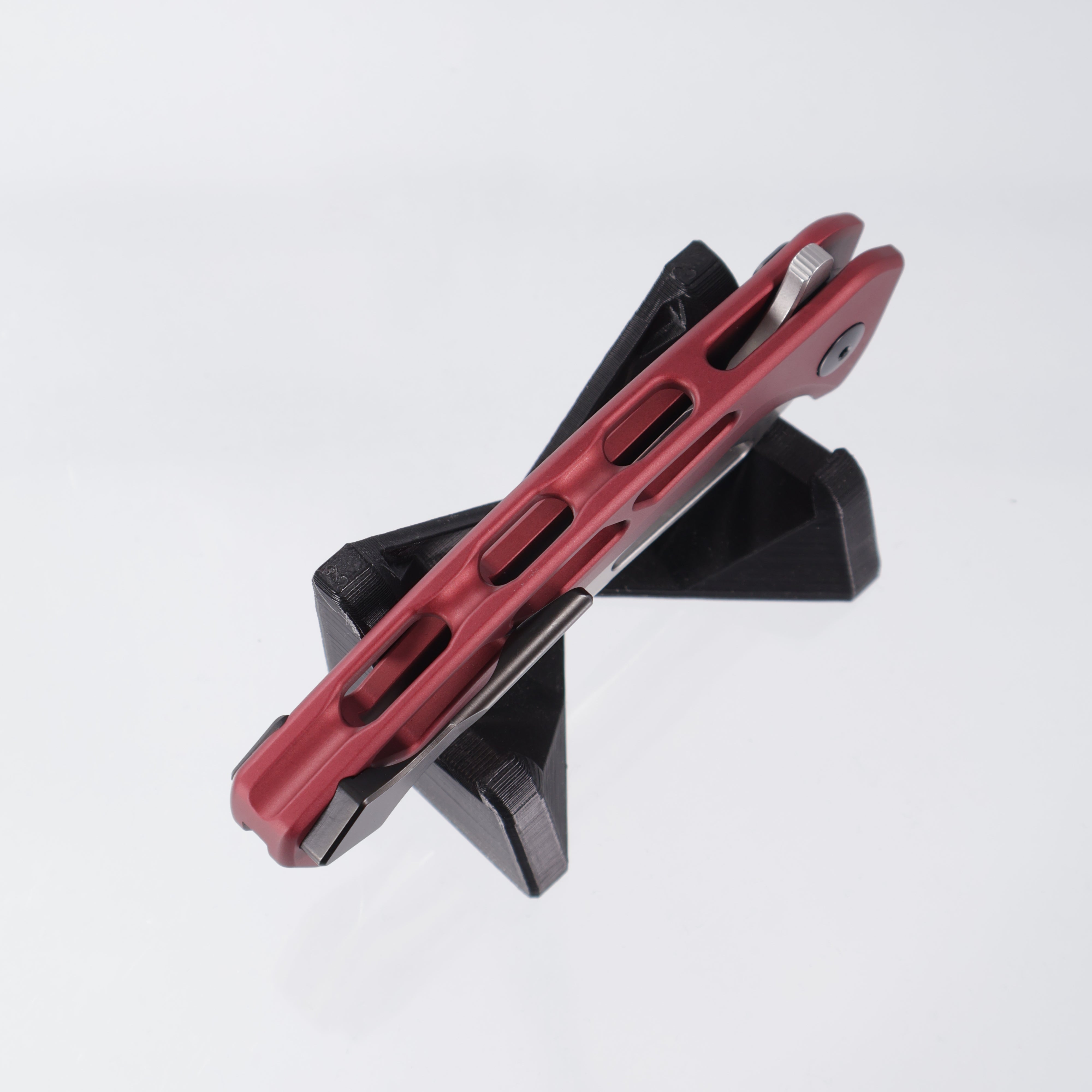 Dead Reckon Ridgeback Vertebrae Integral - Reverse Tanto, Magnacut Stonewash - Dark Red Aluminum - RB-4562-17 DRK