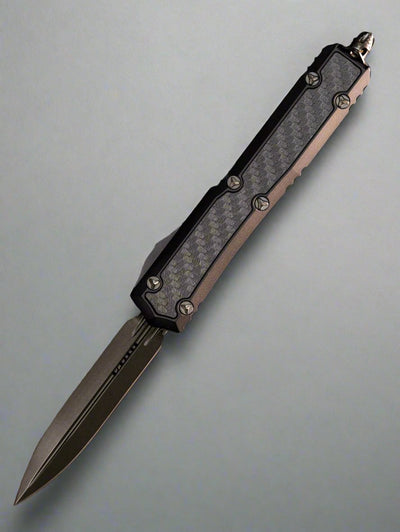 Microtech Makora D/E Shadow w/ Carbon Fiber Inlay DLC Standard Blade DLC Hardware Nickel Boron Internals Signature Series 206-1DLCTCFISH