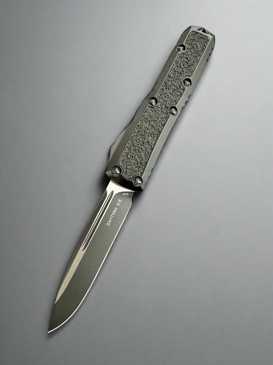 Microtech Daytona Tactical w/ Grip Inlays & Black Single Edge Signature Series 124-1 TS
