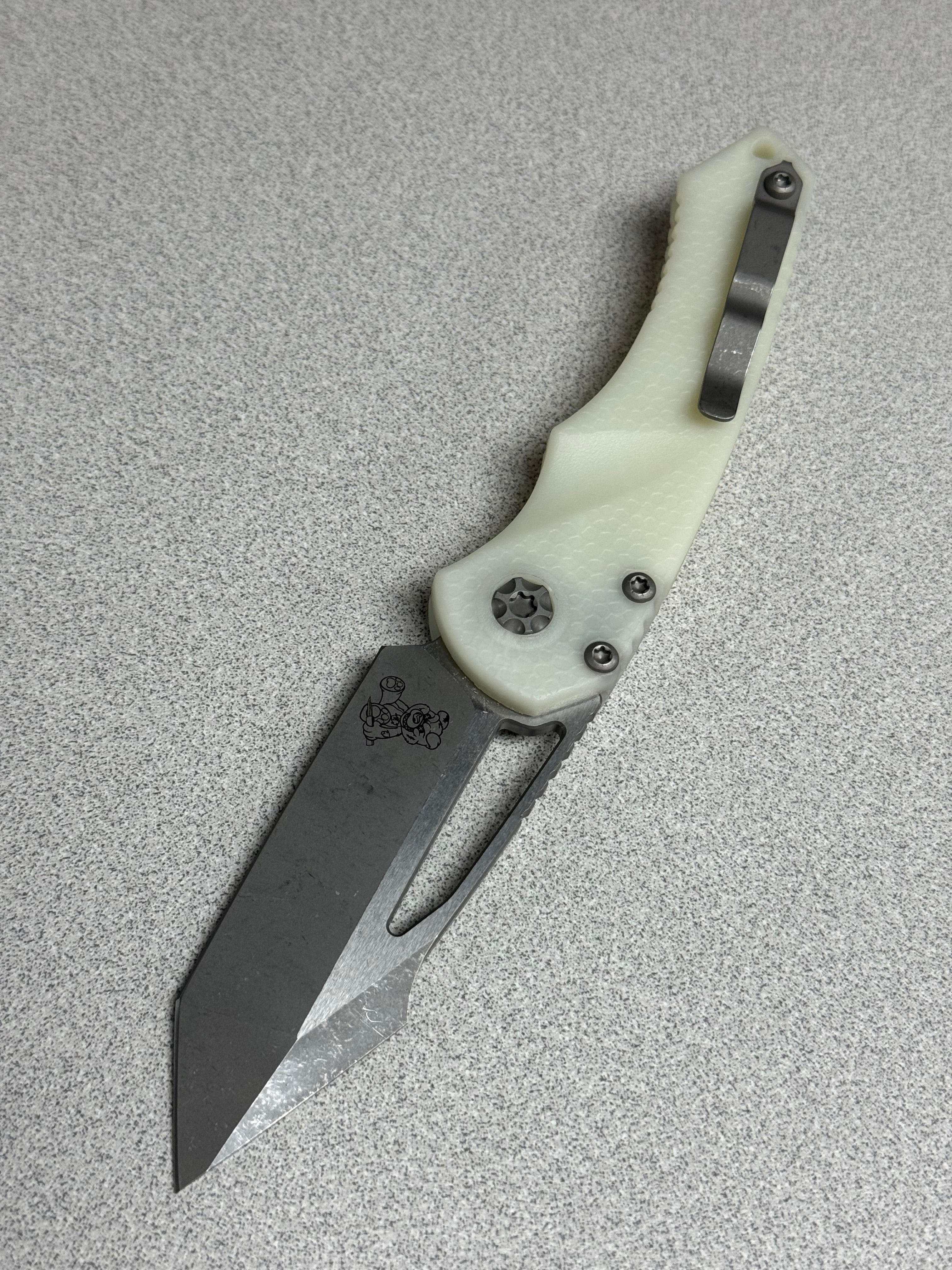 Heretic Mini Pariah Tanto Battleworn GITD Handle H053-5A-GLO BROP Exclusive Magnacut