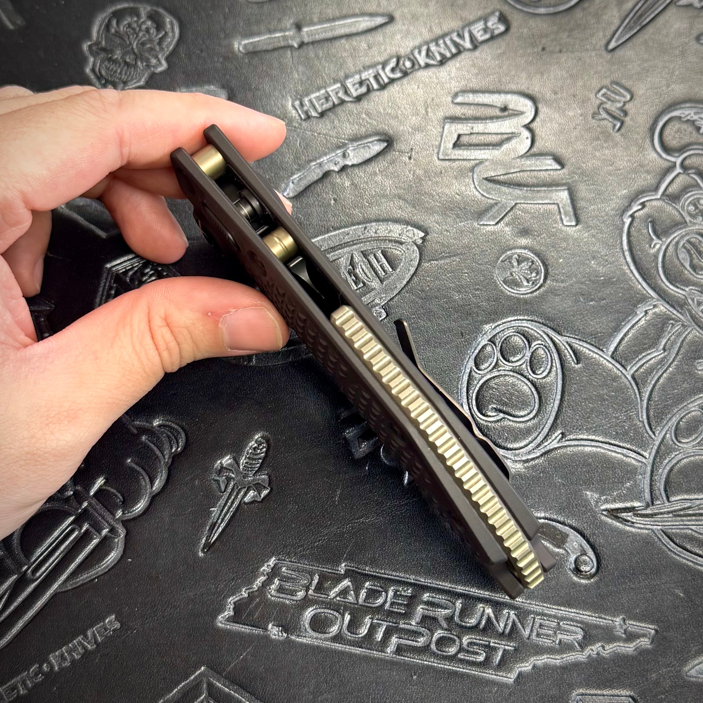 Microtech Stitch Auto - DLC Standard - DLC hardware S/N: 040 - 169-1 DLCTS