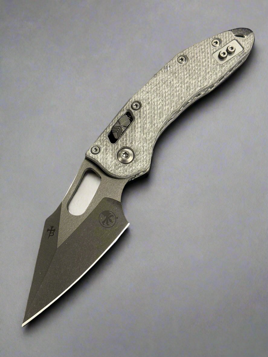 Microtech Knives Manual Stitch RAM LOK Fluted Carbon Fiber DLC Standard Signature Series 169RL-1 DLCTFLCFS