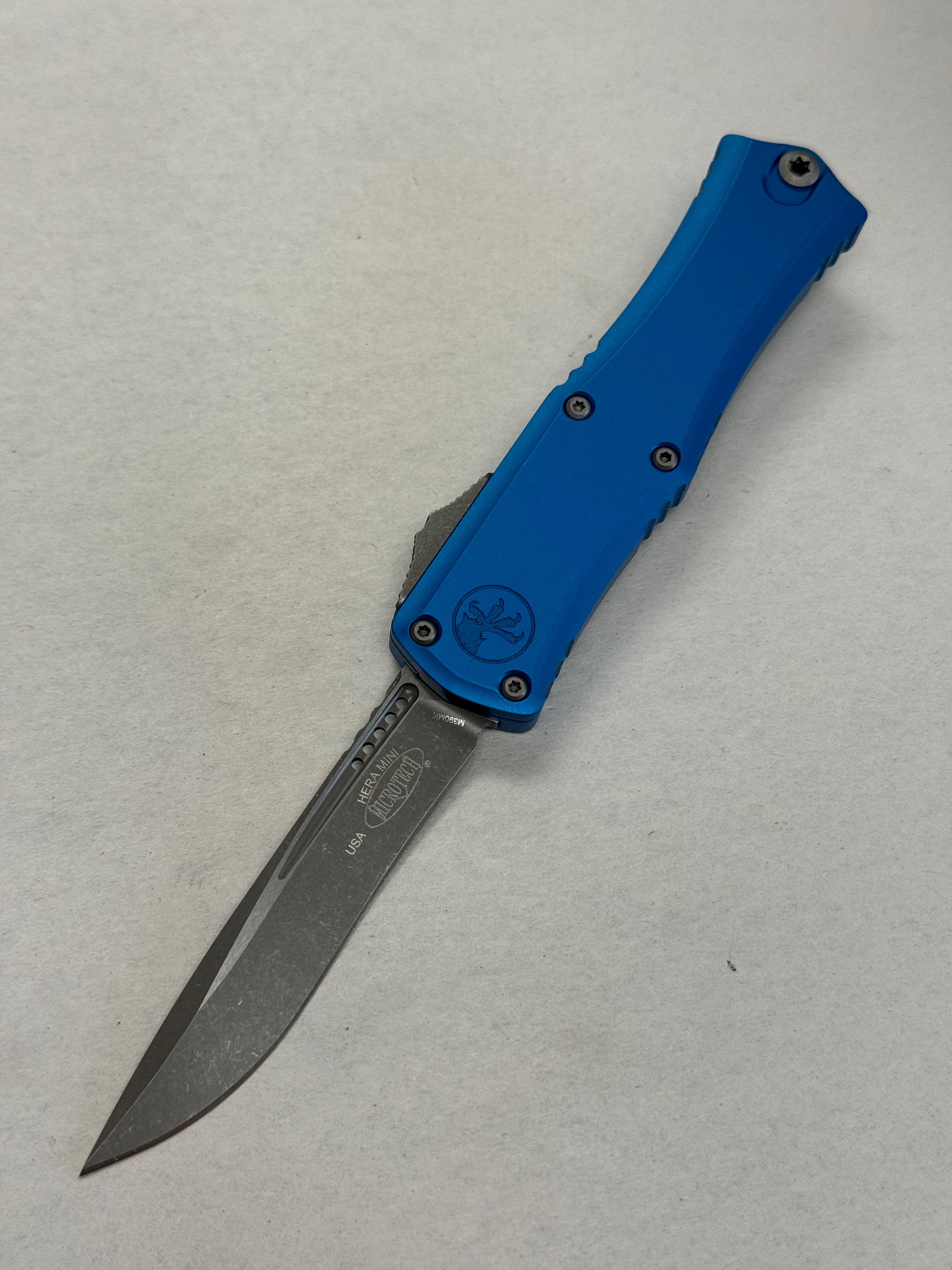 Microtech Knives Mini Hera Apocalyptic Recurve M390MK w/ Blue Handle 1705M-10 APBL