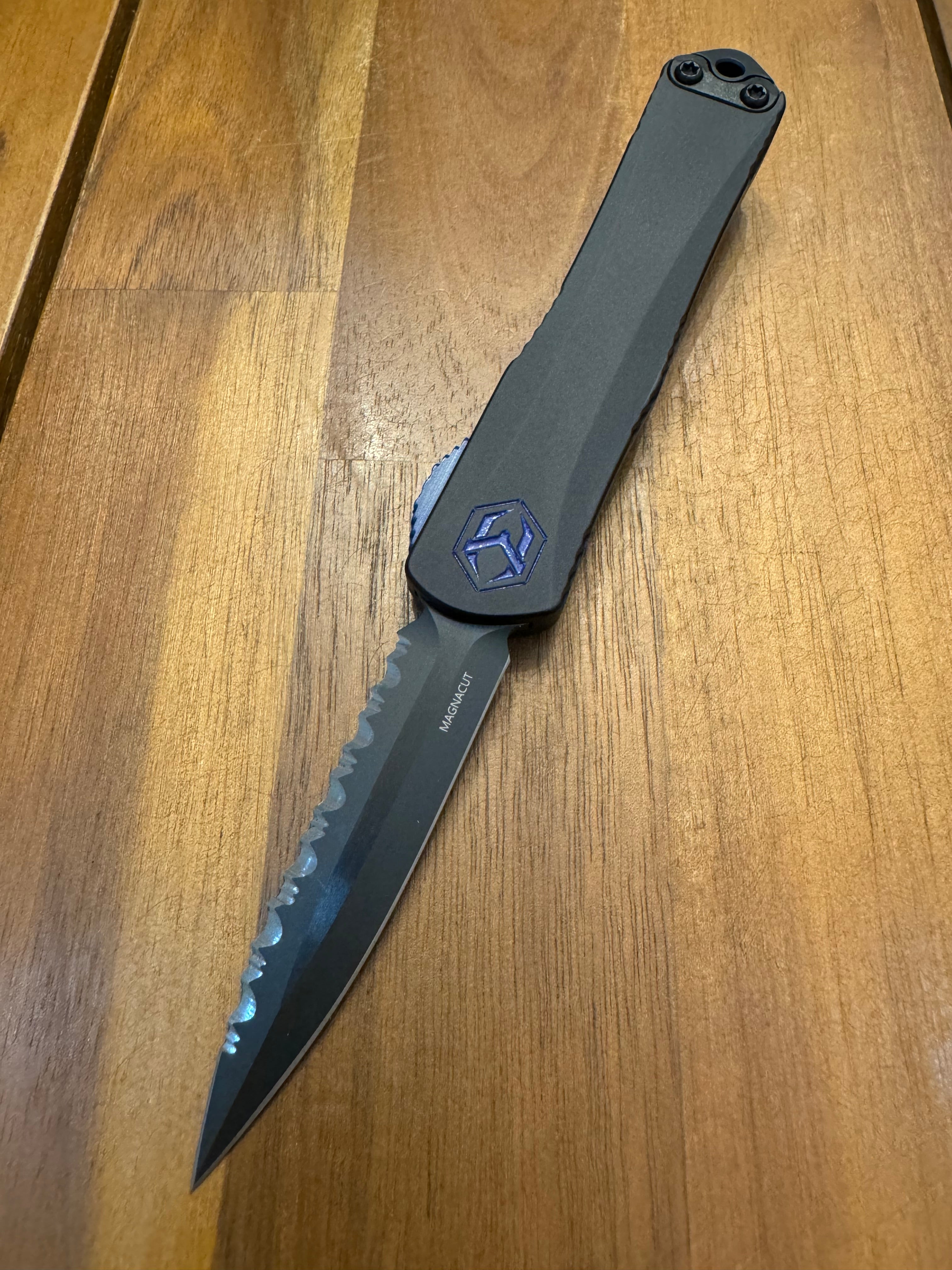 Heretic Manticore S Double Edge DLC Full Serrate Magnacut Blue Accents Deep Engrave