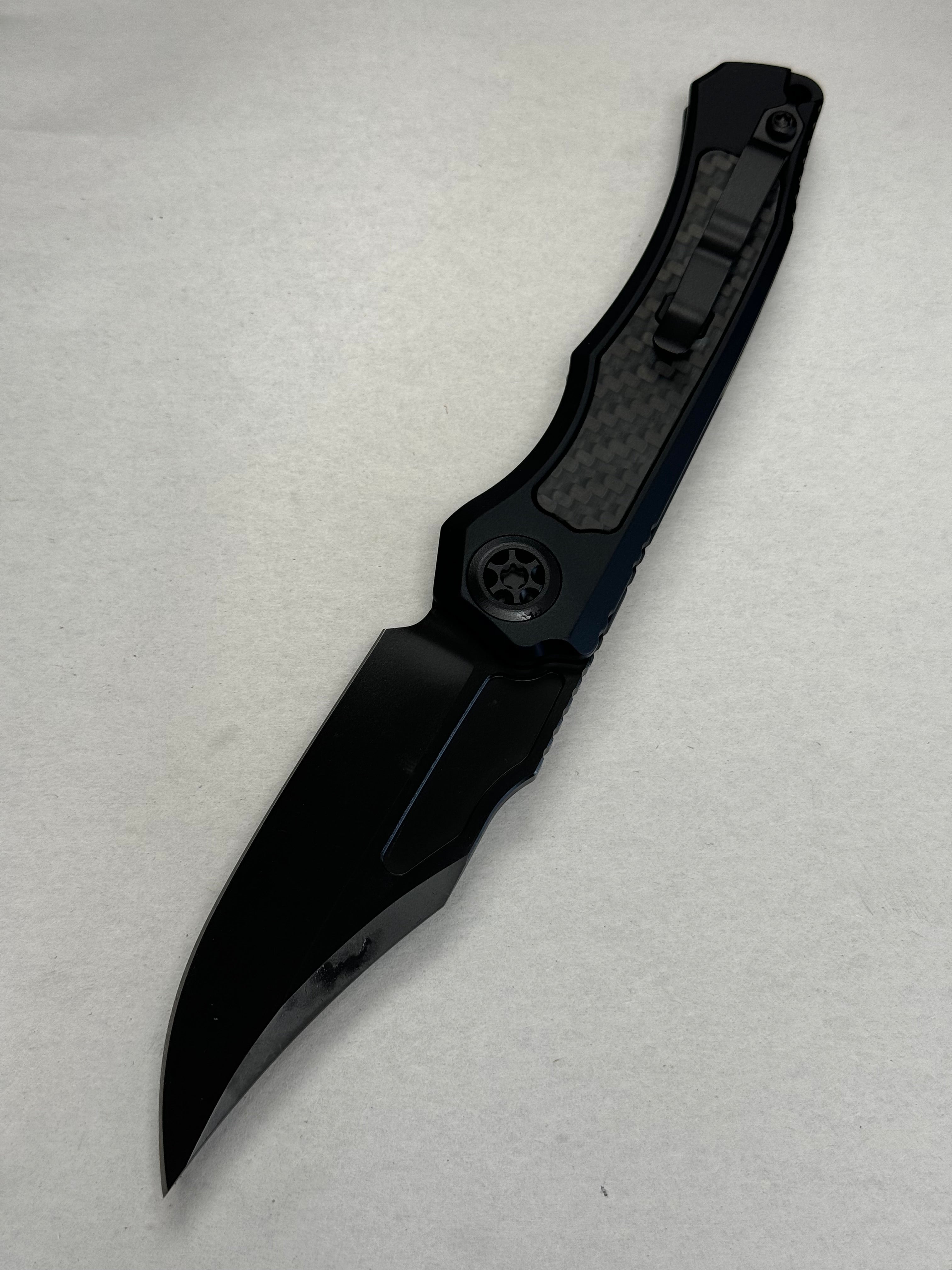Heretic Knives Wraith Auto V4 w/ GITD Carbon Fiber Inlays & DLC Bowie MagnaCut Blade H002-6A-GLO/CF
