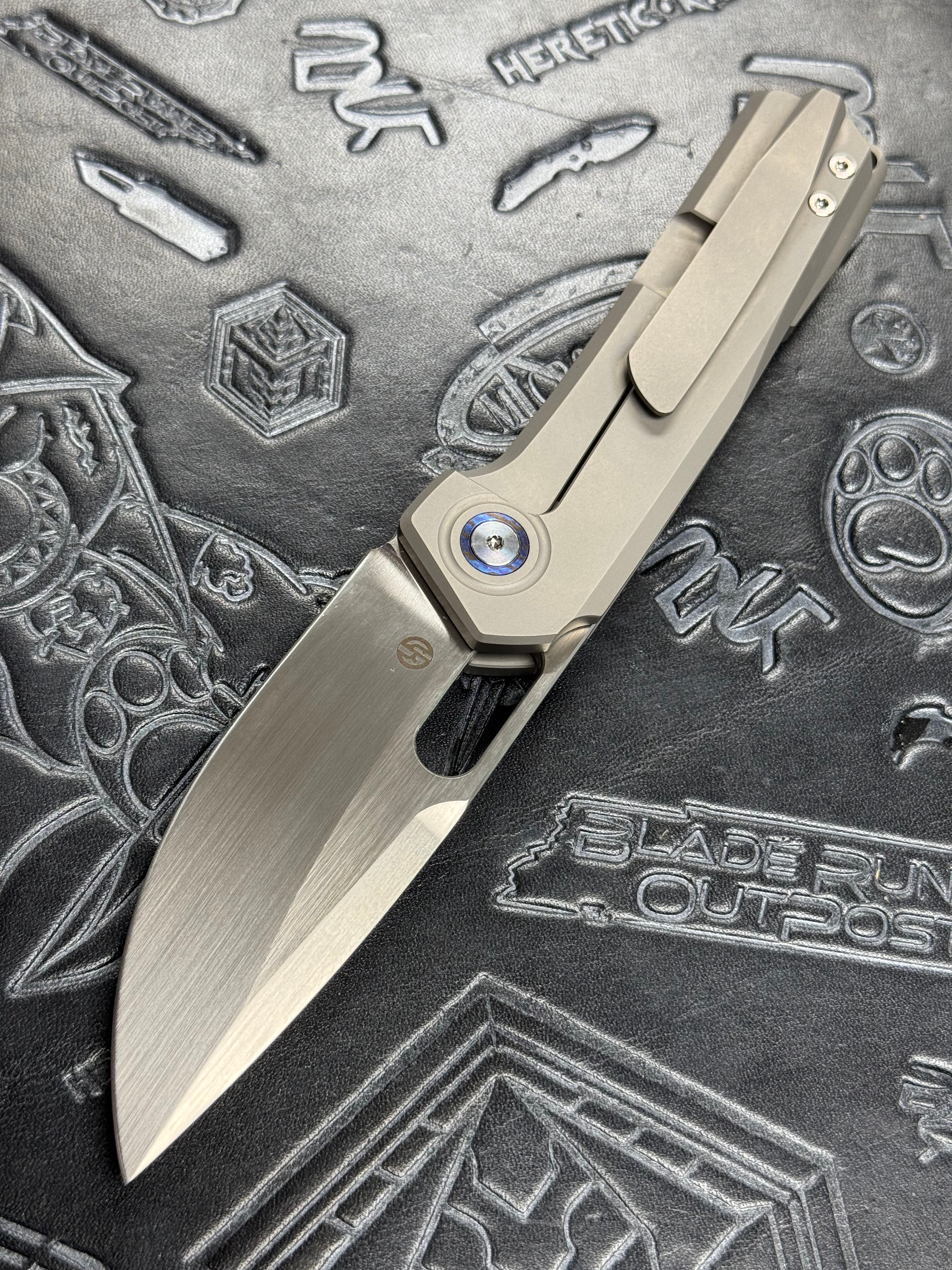 VANGUARD BREAKER POCKET KNIFE GRAY SANDBLASTED TITANIUM HANDLE MAGNACUT BLADE